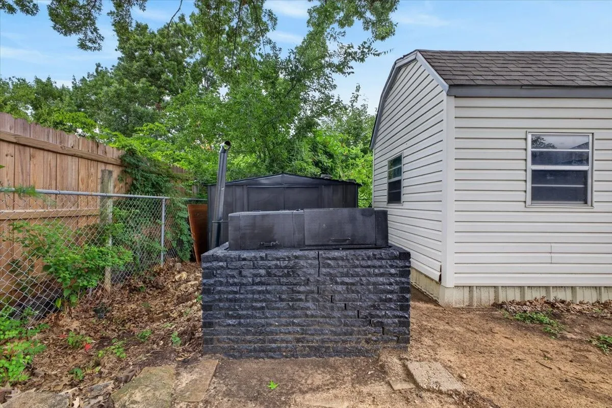 Single Family Residence For Sale in Tarrant County , 5205 Cloyce Court, North Richland Hills, Texas 76180, 3 Bedroom, 2 Bathroom, 2 Garage spaces, 1,268 Sqft, built in 1967, mls#21356132, Real Estate Agent in North Richland Hills, Homes For Sale in Tarrant county, Homes For Sale in North Richland Hills, Realtor in North Richland Hills Texas, Real Estate Brokerage Independent Realty Texas, Luminita Cordes Realtor
