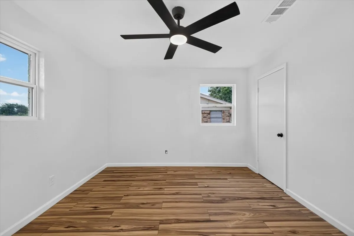Single Family Residence For Sale in Tarrant County , 5205 Cloyce Court, North Richland Hills, Texas 76180, 3 Bedroom, 2 Bathroom, 2 Garage spaces, 1,268 Sqft, built in 1967, mls#21356132, Real Estate Agent in North Richland Hills, Homes For Sale in Tarrant county, Homes For Sale in North Richland Hills, Realtor in North Richland Hills Texas, Real Estate Brokerage Independent Realty Texas, Luminita Cordes Realtor
