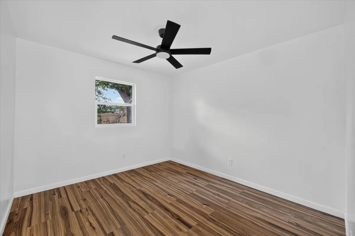 Single Family Residence For Sale in Tarrant County , 5205 Cloyce Court, North Richland Hills, Texas 76180, 3 Bedroom, 2 Bathroom, 2 Garage spaces, 1,268 Sqft, built in 1967, mls#21356132, Real Estate Agent in North Richland Hills, Homes For Sale in Tarrant county, Homes For Sale in North Richland Hills, Realtor in North Richland Hills Texas, Real Estate Brokerage Independent Realty Texas, Luminita Cordes Realtor
