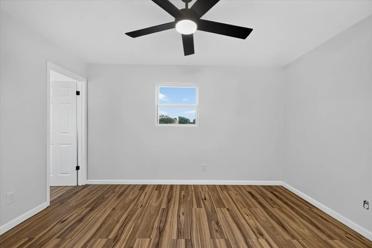 Single Family Residence For Sale in Tarrant County , 5205 Cloyce Court, North Richland Hills, Texas 76180, 3 Bedroom, 2 Bathroom, 2 Garage spaces, 1,268 Sqft, built in 1967, mls#21356132, Real Estate Agent in North Richland Hills, Homes For Sale in Tarrant county, Homes For Sale in North Richland Hills, Realtor in North Richland Hills Texas, Real Estate Brokerage Independent Realty Texas, Luminita Cordes Realtor