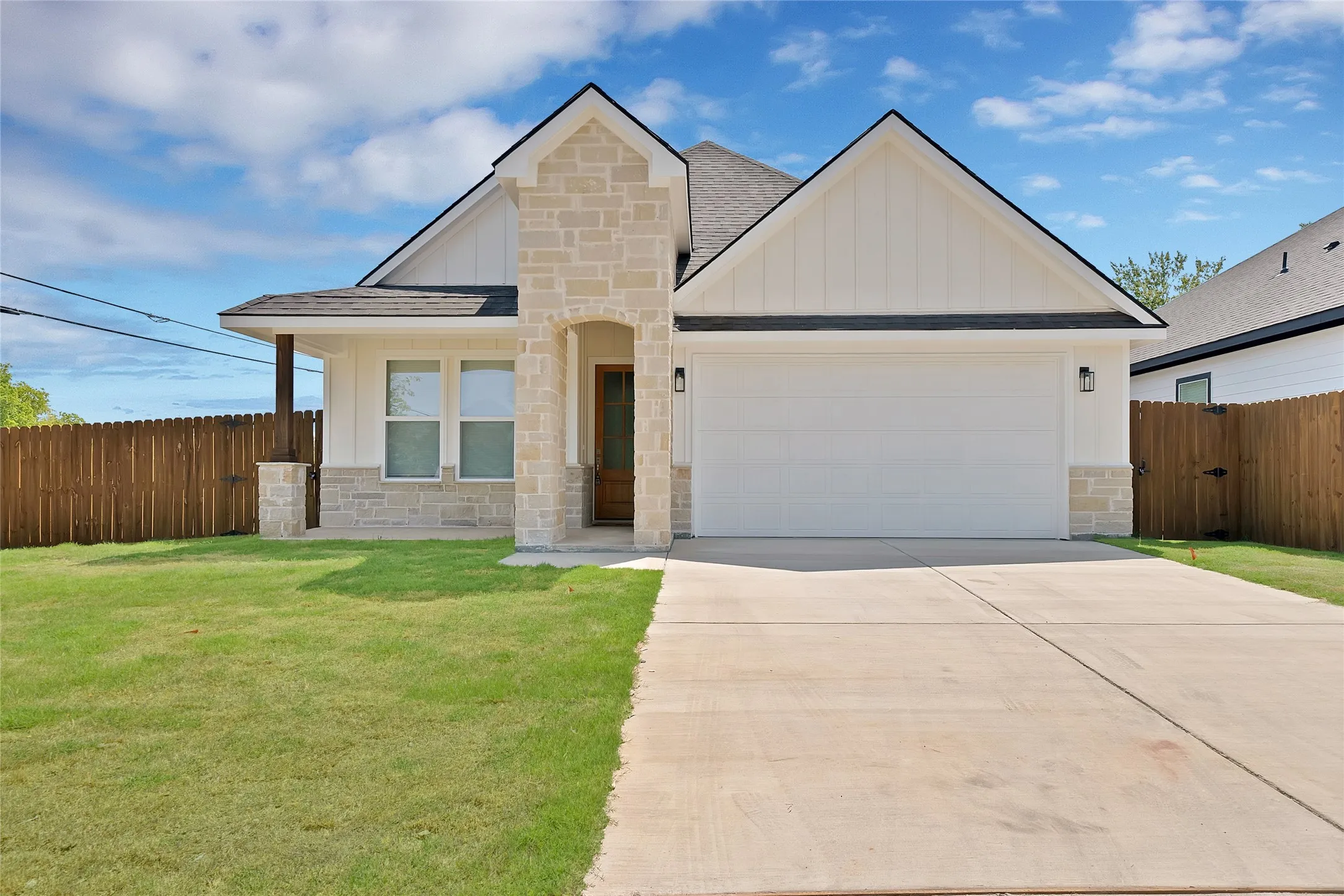 Single Family Residence For Sale in Tarrant County , 801 Tierney, Fort Worth, Texas 76112, 4 Bedroom, 3 Bathroom, 2 Garage spaces, 1,946 Sqft, built in 2026, mls#21356101, Real Estate Agent in Fort Worth, Homes For Sale in Tarrant county, Homes For Sale in Fort Worth, Realtor in Fort Worth Texas, Real Estate Brokerage Independent Realty Texas, Luminita Cordes Realtor