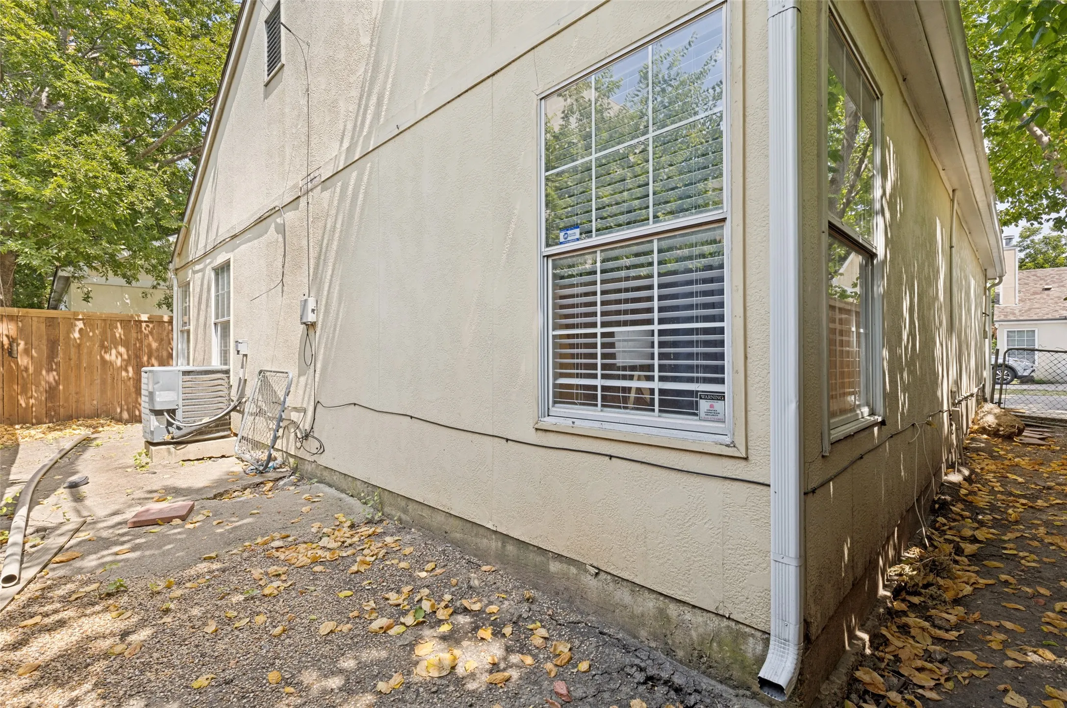 Single Family Residence For Sale in Dallas County , 4315 Munger Avenue, Dallas, Texas 75204, 3 Bedroom, 2 Bathroom, 2 Garage spaces, 1,144 Sqft, built in 1999, mls#21356135, Real Estate Agent in Dallas, Homes For Sale in Dallas county, Homes For Sale in Dallas, Realtor in Dallas Texas, Real Estate Brokerage Independent Realty Texas, Luminita Cordes Realtor