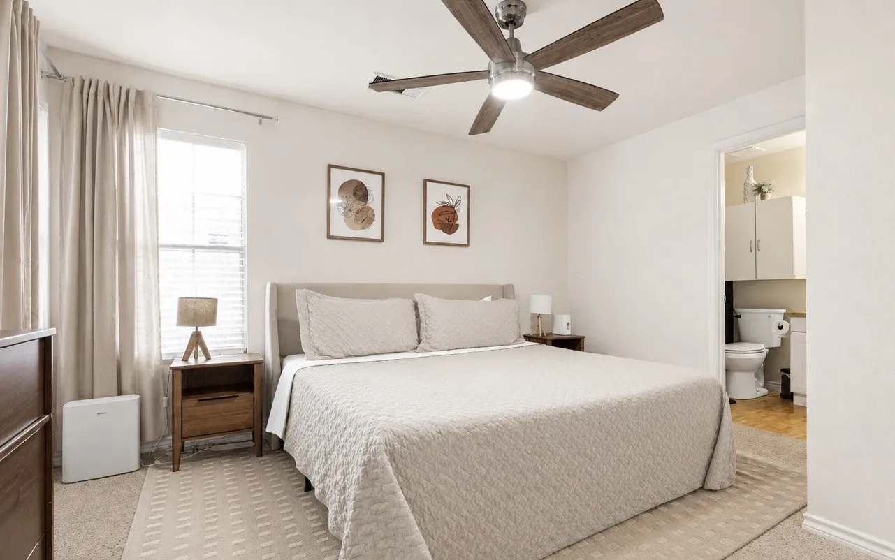 Single Family Residence For Sale in Dallas County , 4315 Munger Avenue, Dallas, Texas 75204, 3 Bedroom, 2 Bathroom, 2 Garage spaces, 1,144 Sqft, built in 1999, mls#21356135, Real Estate Agent in Dallas, Homes For Sale in Dallas county, Homes For Sale in Dallas, Realtor in Dallas Texas, Real Estate Brokerage Independent Realty Texas, Luminita Cordes Realtor