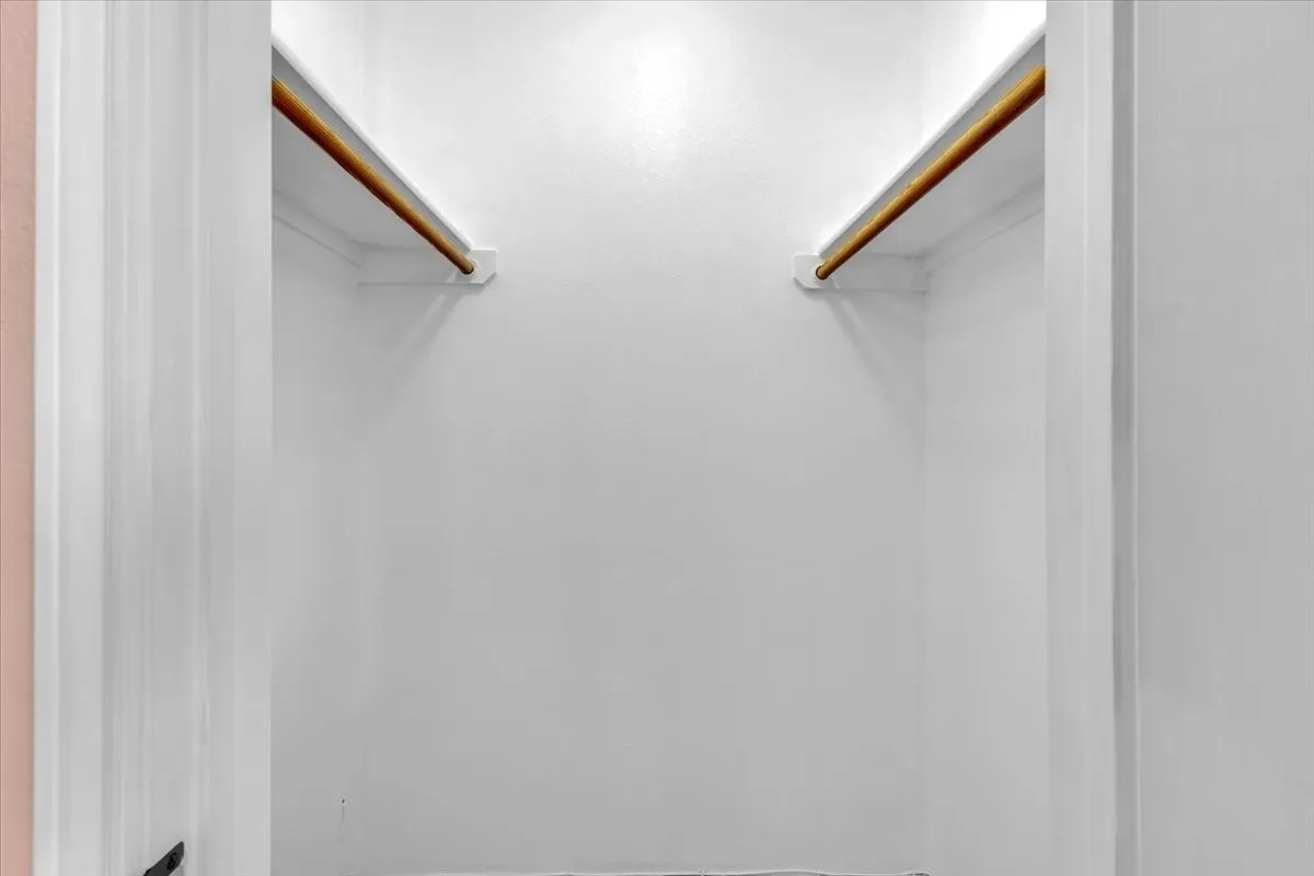 Walk-in Clostet