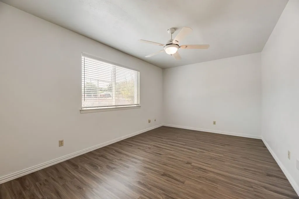 Townhouse For Sale in Dallas County , 1508 Britainway Lane, Dallas, Texas 75228, 2 Bedroom, 2 Bathroom, 2 Garage spaces, 1,061 Sqft, built in 1973, mls#21344914, Real Estate Agent in Dallas, Homes For Sale in Dallas county, Homes For Sale in Dallas, Realtor in Dallas Texas, Real Estate Brokerage Independent Realty Texas, Luminita Cordes Realtor