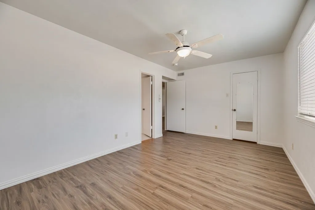 Townhouse For Sale in Dallas County , 1508 Britainway Lane, Dallas, Texas 75228, 2 Bedroom, 2 Bathroom, 2 Garage spaces, 1,061 Sqft, built in 1973, mls#21344914, Real Estate Agent in Dallas, Homes For Sale in Dallas county, Homes For Sale in Dallas, Realtor in Dallas Texas, Real Estate Brokerage Independent Realty Texas, Luminita Cordes Realtor