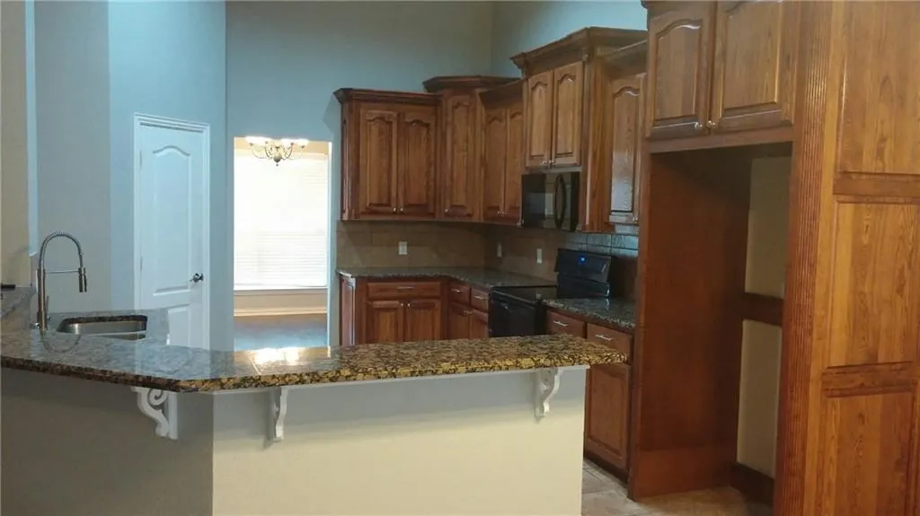 Single Family Residence For Rent in Collin County , 7701 Val Verde Drive, Mc Kinney, Texas 75071, 3 Bedroom, 2 Bathroom, 2 Garage spaces, 2,071 Sqft, built in 2005, mls#21354982, Real Estate Agent in Mc Kinney, Homes For Rent in Collin county, Homes For Rent in Mc Kinney, Realtor in Mc Kinney Texas, Real Estate Brokerage Independent Realty Texas, Luminita Cordes Realtor