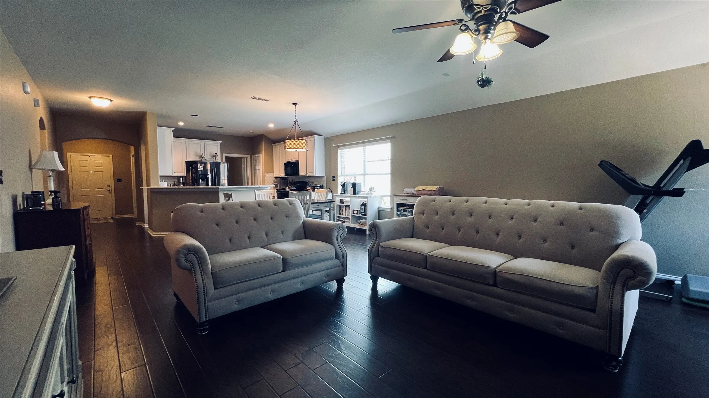 Single Family Residence For Rent in Collin County , 4405 Willow Wood Road, Melissa, Texas 75454, 3 Bedroom, 2 Bathroom, 2 Garage spaces, 1,801 Sqft, built in 2008, mls#21354776, Real Estate Agent in Melissa, Homes For Rent in Collin county, Homes For Rent in Melissa, Realtor in Melissa Texas, Real Estate Brokerage Independent Realty Texas, Luminita Cordes Realtor