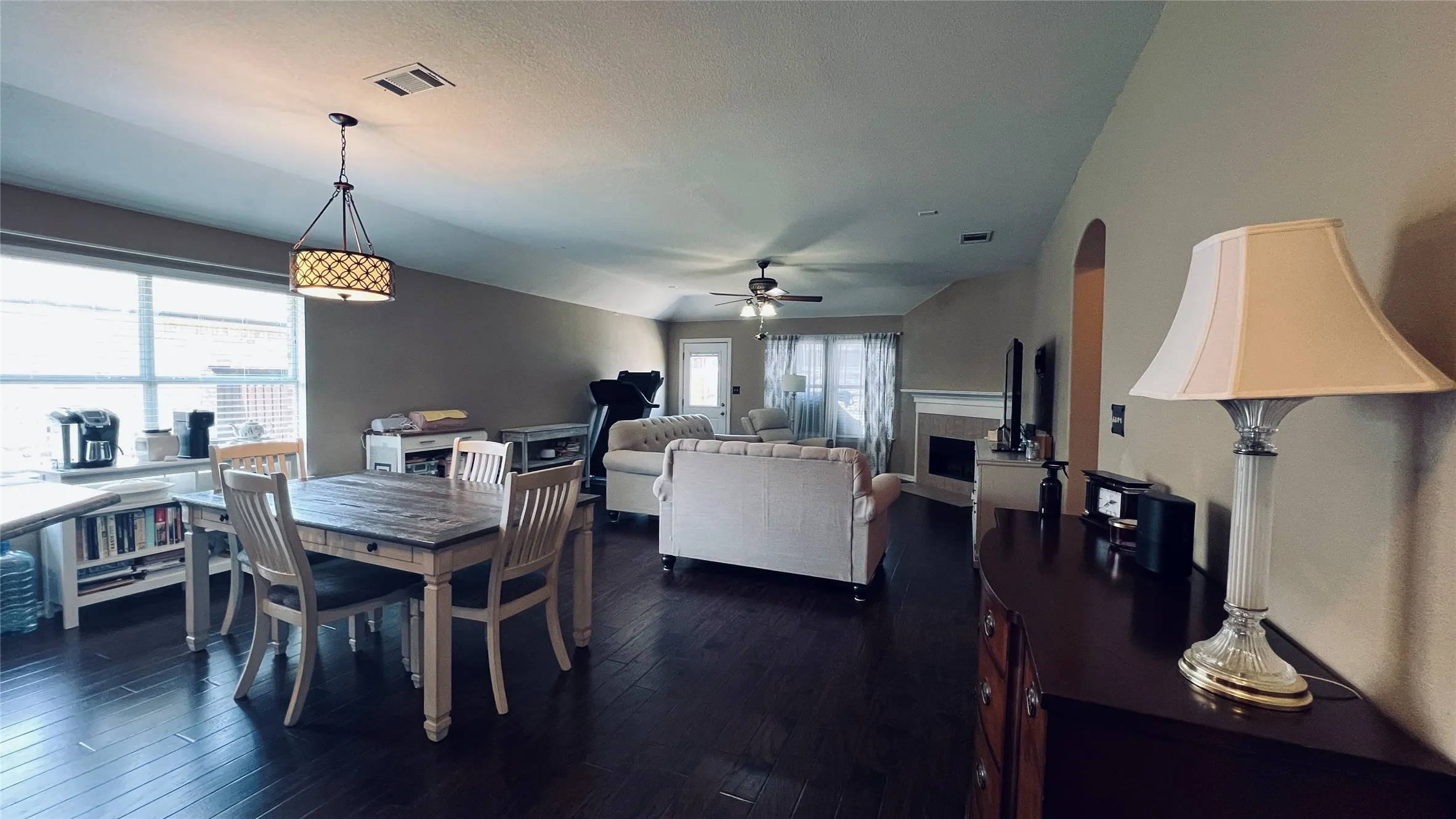 Single Family Residence For Rent in Collin County , 4405 Willow Wood Road, Melissa, Texas 75454, 3 Bedroom, 2 Bathroom, 2 Garage spaces, 1,801 Sqft, built in 2008, mls#21354776, Real Estate Agent in Melissa, Homes For Rent in Collin county, Homes For Rent in Melissa, Realtor in Melissa Texas, Real Estate Brokerage Independent Realty Texas, Luminita Cordes Realtor