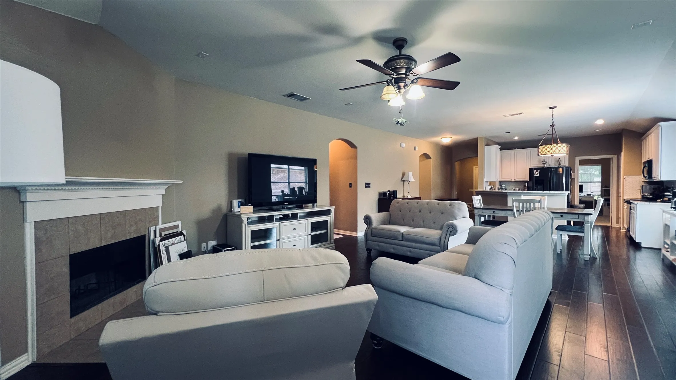 Single Family Residence For Rent in Collin County , 4405 Willow Wood Road, Melissa, Texas 75454, 3 Bedroom, 2 Bathroom, 2 Garage spaces, 1,801 Sqft, built in 2008, mls#21354776, Real Estate Agent in Melissa, Homes For Rent in Collin county, Homes For Rent in Melissa, Realtor in Melissa Texas, Real Estate Brokerage Independent Realty Texas, Luminita Cordes Realtor