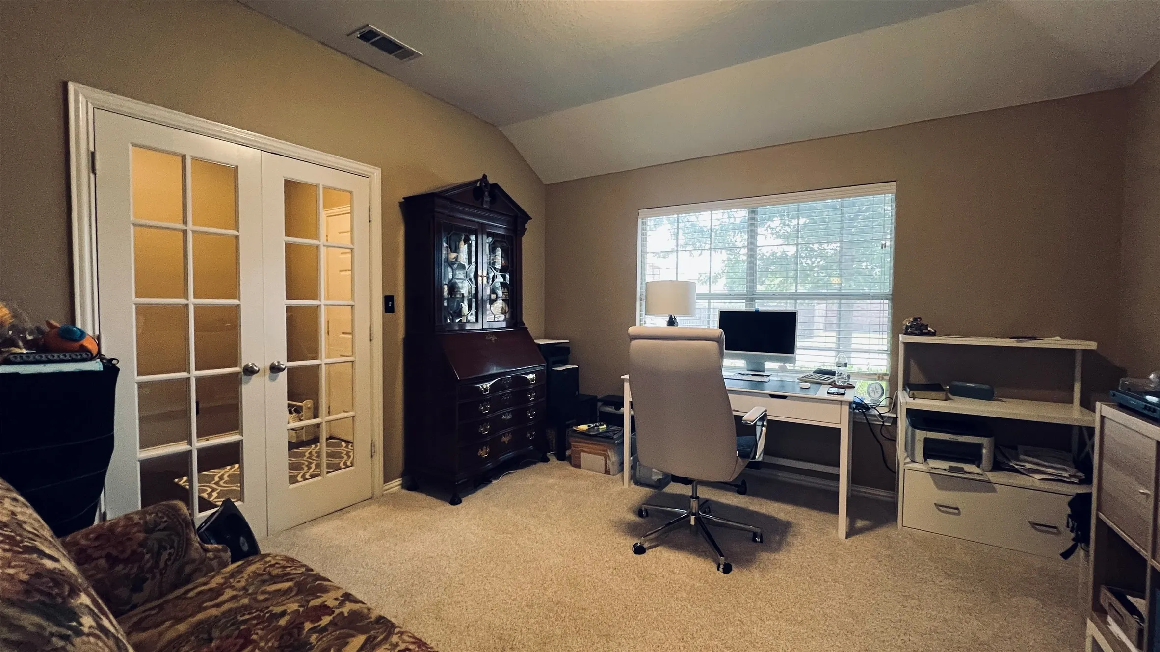Single Family Residence For Rent in Collin County , 4405 Willow Wood Road, Melissa, Texas 75454, 3 Bedroom, 2 Bathroom, 2 Garage spaces, 1,801 Sqft, built in 2008, mls#21354776, Real Estate Agent in Melissa, Homes For Rent in Collin county, Homes For Rent in Melissa, Realtor in Melissa Texas, Real Estate Brokerage Independent Realty Texas, Luminita Cordes Realtor