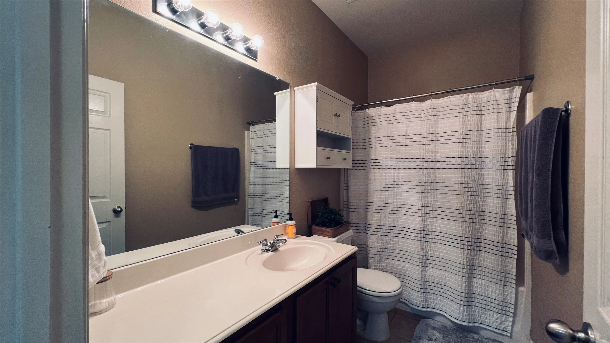 Single Family Residence For Rent in Collin County , 4405 Willow Wood Road, Melissa, Texas 75454, 3 Bedroom, 2 Bathroom, 2 Garage spaces, 1,801 Sqft, built in 2008, mls#21354776, Real Estate Agent in Melissa, Homes For Rent in Collin county, Homes For Rent in Melissa, Realtor in Melissa Texas, Real Estate Brokerage Independent Realty Texas, Luminita Cordes Realtor