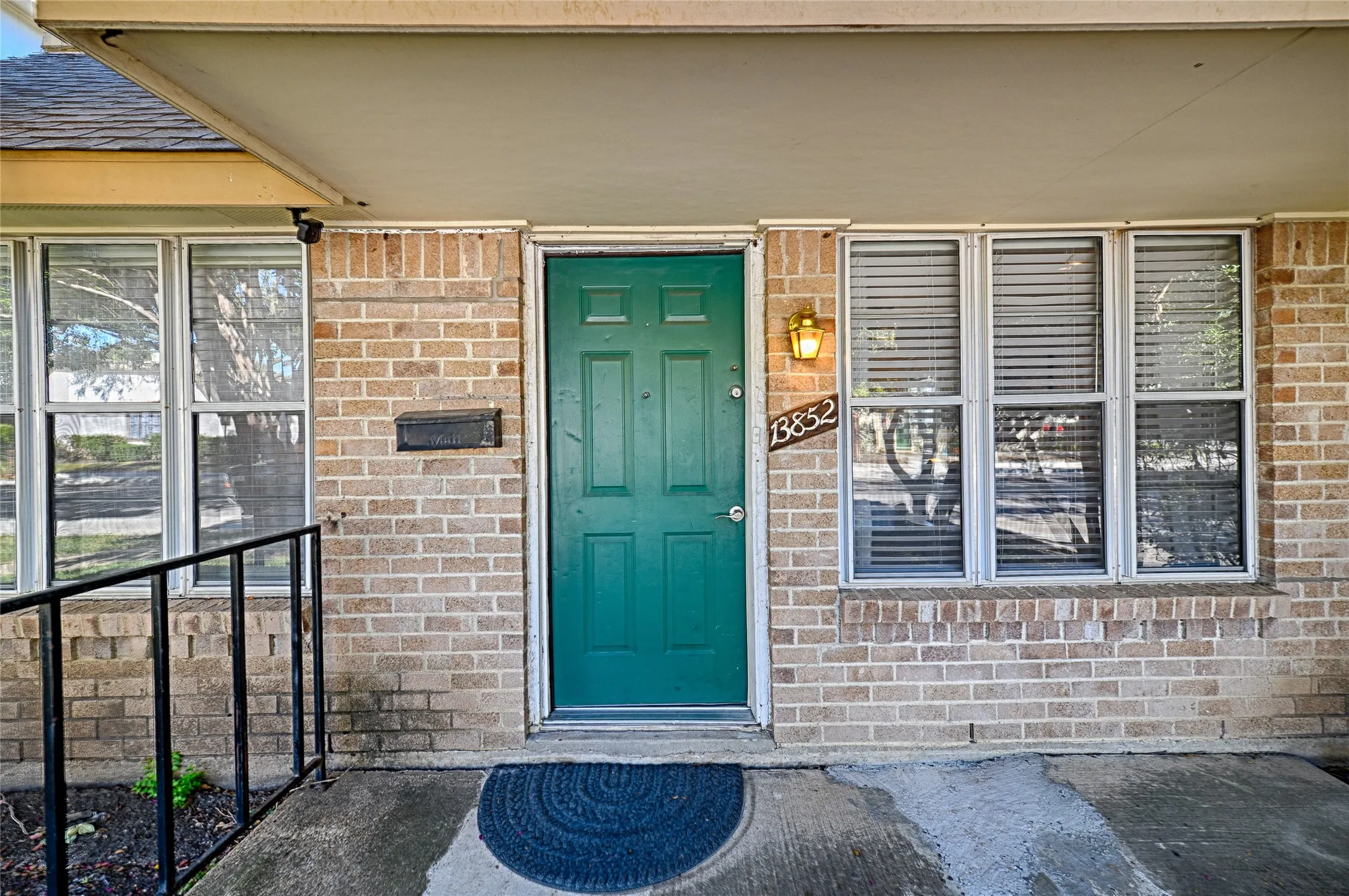 Townhouse For Rent in Dallas County , 13852 Brookgreen Drive, Dallas, Texas 75240, 2 Bedroom, 2 Bathroom, Garage spaces, 1,040 Sqft, built in 1969, Price $3,000, mls#21355696, Real Estate Agent in Dallas, Homes For Rent in Dallas county, Homes For Rent in Dallas, Realtor in Dallas Texas, Real Estate Brokerage Independent Realty Texas, Luminita Cordes Realtor