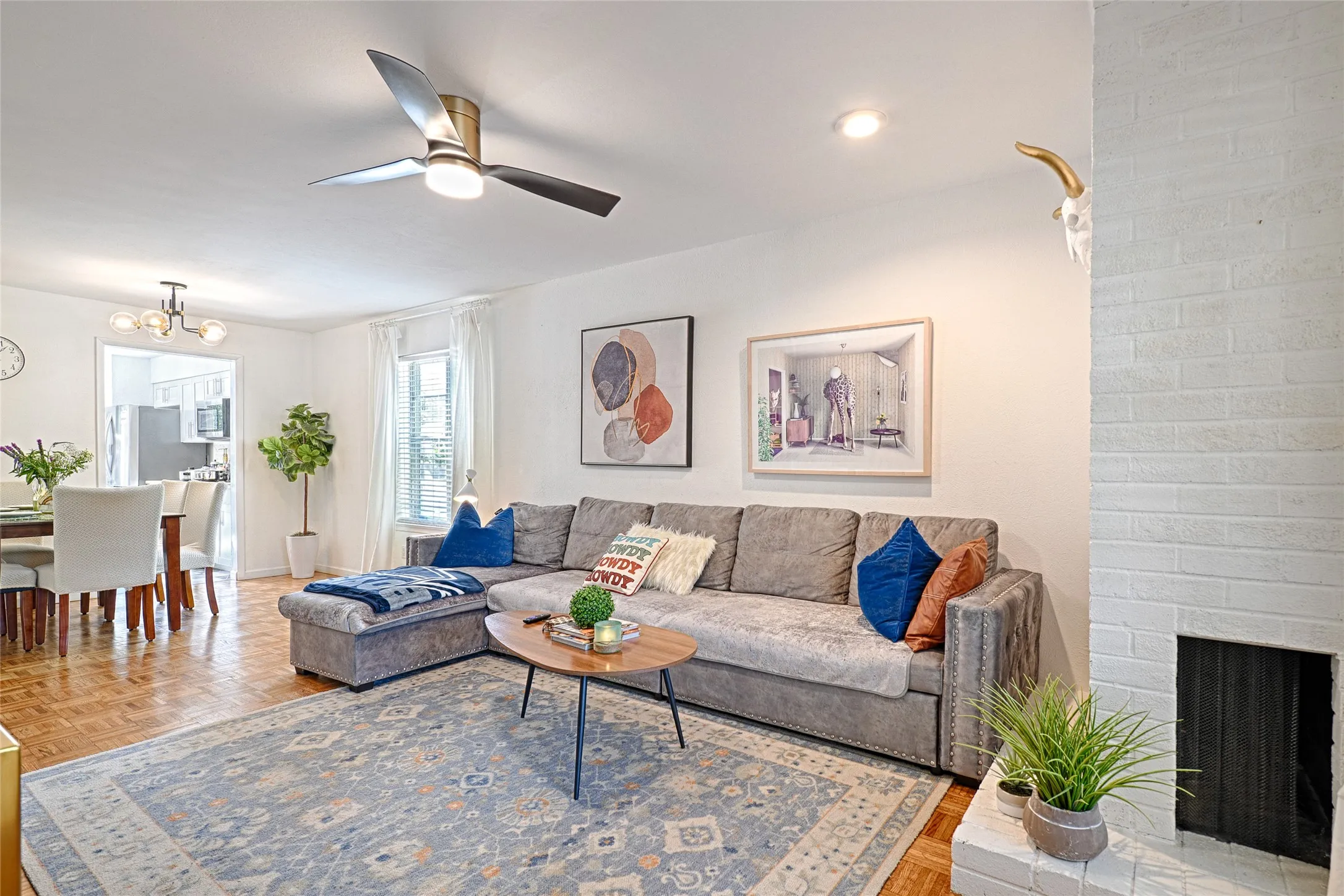 Townhouse For Rent in Dallas County , 13852 Brookgreen Drive, Dallas, Texas 75240, 2 Bedroom, 2 Bathroom, Garage spaces, 1,040 Sqft, built in 1969, Price $3,000, mls#21355696, Real Estate Agent in Dallas, Homes For Rent in Dallas county, Homes For Rent in Dallas, Realtor in Dallas Texas, Real Estate Brokerage Independent Realty Texas, Luminita Cordes Realtor