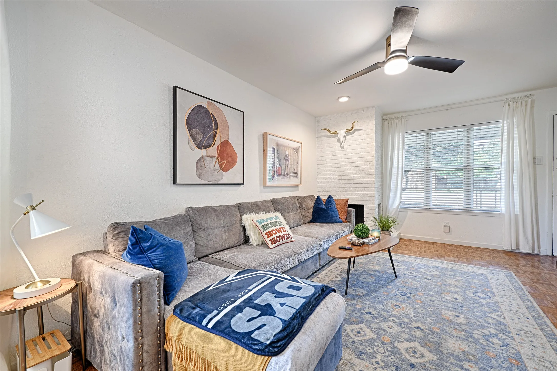 Townhouse For Rent in Dallas County , 13852 Brookgreen Drive, Dallas, Texas 75240, 2 Bedroom, 2 Bathroom, Garage spaces, 1,040 Sqft, built in 1969, Price $3,000, mls#21355696, Real Estate Agent in Dallas, Homes For Rent in Dallas county, Homes For Rent in Dallas, Realtor in Dallas Texas, Real Estate Brokerage Independent Realty Texas, Luminita Cordes Realtor