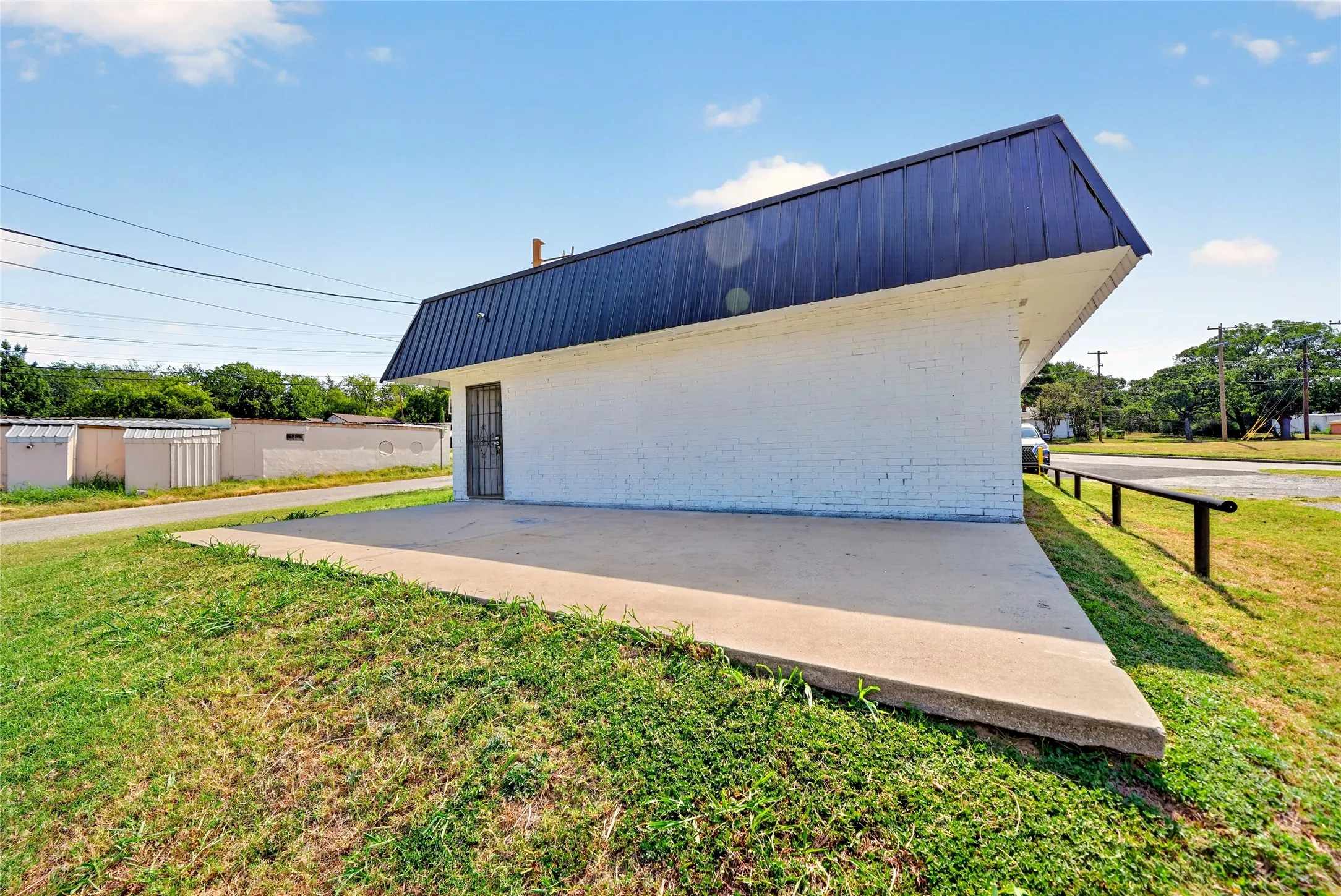 Retail For Sale in Tarrant County , 6000 Lt Jg Barnett Road, Fort Worth, Texas 76114, 0, 0, Garage spaces, 0 Sqft, built in 1950, mls#21348397, Real Estate Agent in Fort Worth, Homes For Sale in Tarrant county, Homes For Sale in Fort Worth, Realtor in Fort Worth Texas, Real Estate Brokerage Independent Realty Texas, Luminita Cordes Realtor