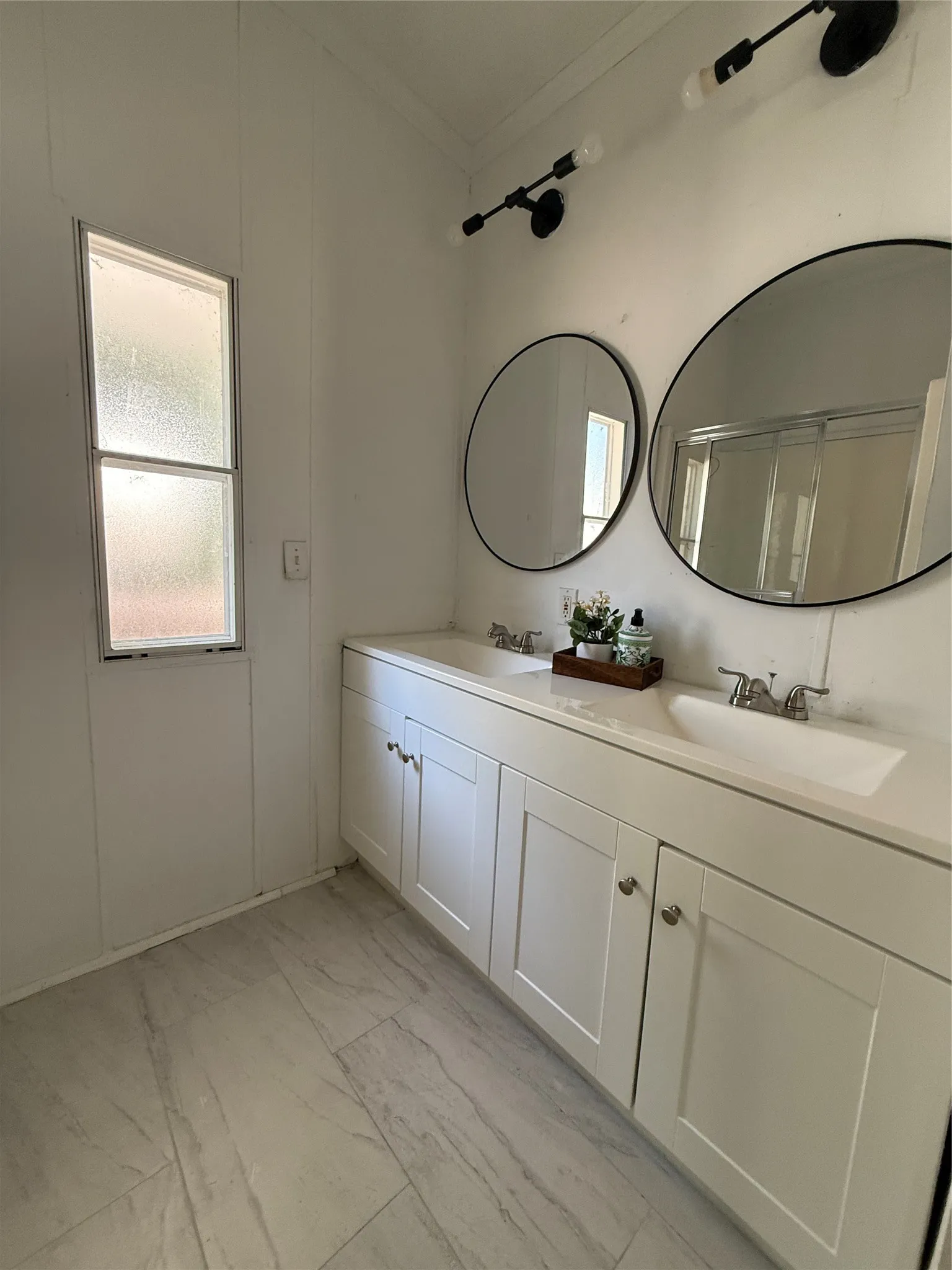 Mobile Home For Sale in Van Zandt County , 279 Vz County Road 3849, Wills Point, Texas 75169, 3 Bedroom, 2 Bathroom, Garage spaces, 1,568 Sqft, built in 2000, mls#21356130, Real Estate Agent in Wills Point, Homes For Sale in Van Zandt county, Homes For Sale in Wills Point, Realtor in Wills Point Texas, Real Estate Brokerage Independent Realty Texas, Luminita Cordes Realtor