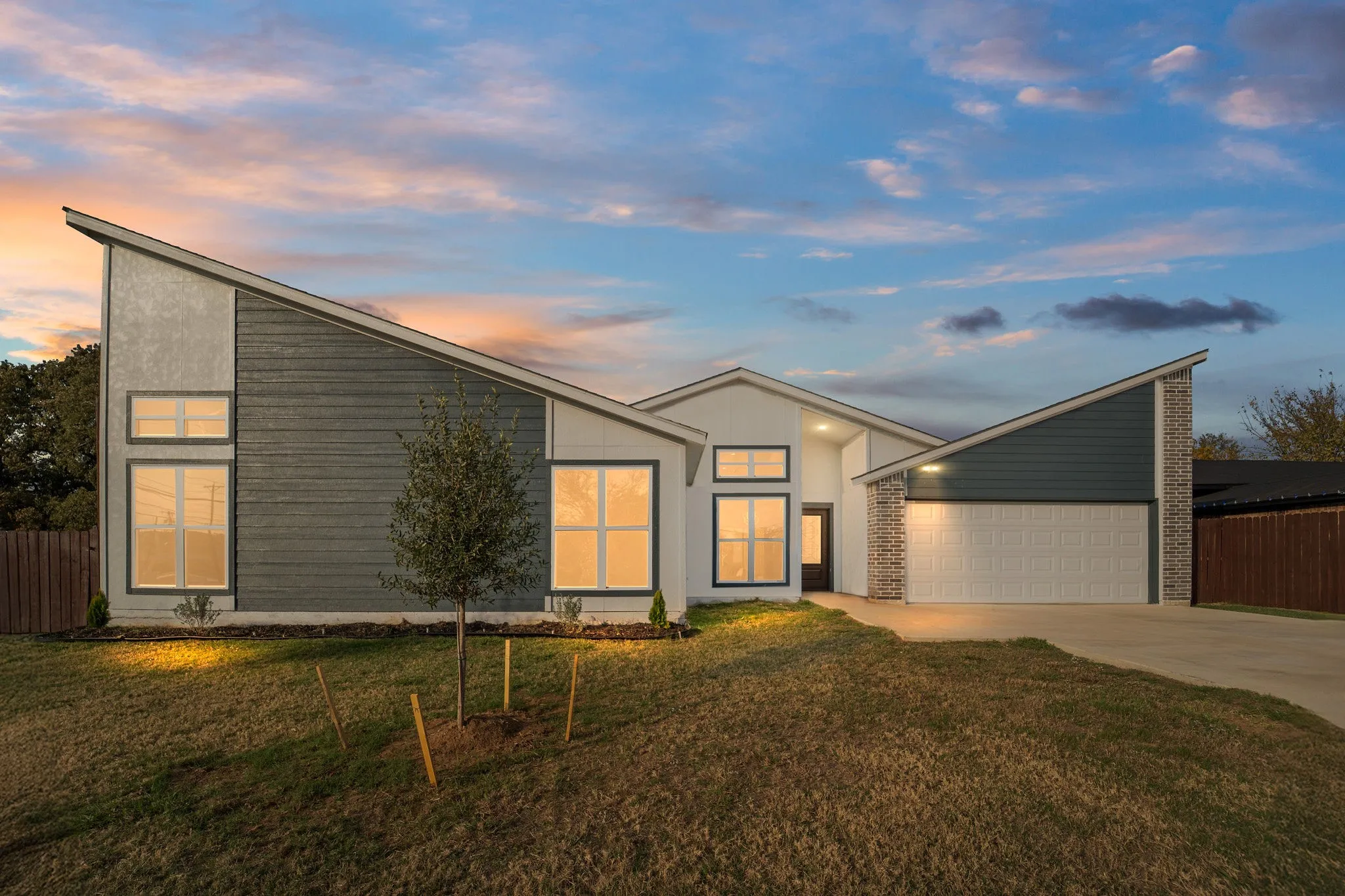 Single Family Residence For Sale in Dallas County , 11915 Carson, Balch Springs, Texas 75180, 3 Bedroom, 2 Bathroom, 2 Garage spaces, 1,593 Sqft, built in 2023, mls#21356149, Real Estate Agent in Balch Springs, Homes For Sale in Dallas county, Homes For Sale in Balch Springs, Realtor in Balch Springs Texas, Real Estate Brokerage Independent Realty Texas, Luminita Cordes Realtor