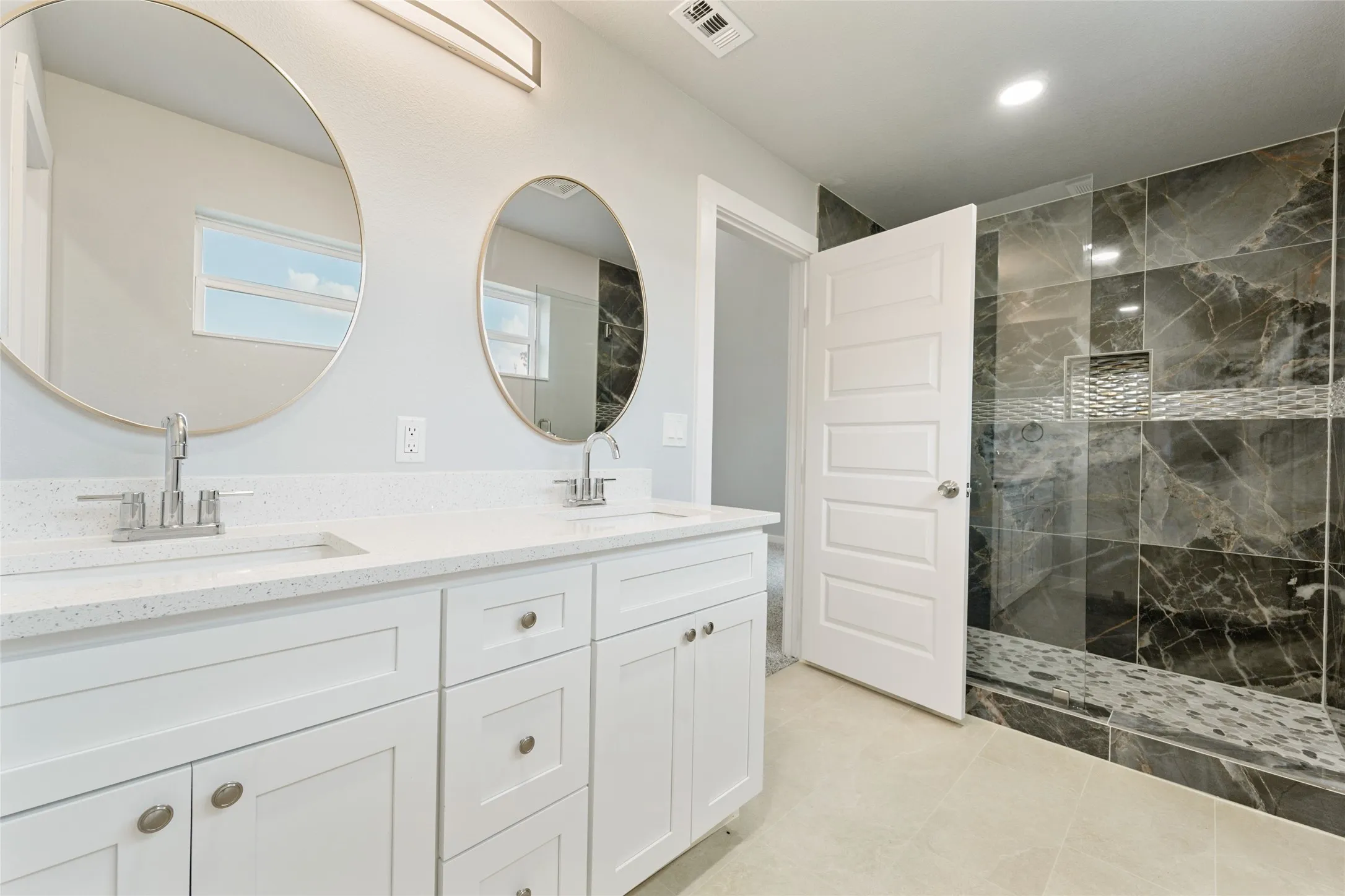 Single Family Residence For Sale in Dallas County , 11915 Carson, Balch Springs, Texas 75180, 3 Bedroom, 2 Bathroom, 2 Garage spaces, 1,593 Sqft, built in 2023, mls#21356149, Real Estate Agent in Balch Springs, Homes For Sale in Dallas county, Homes For Sale in Balch Springs, Realtor in Balch Springs Texas, Real Estate Brokerage Independent Realty Texas, Luminita Cordes Realtor