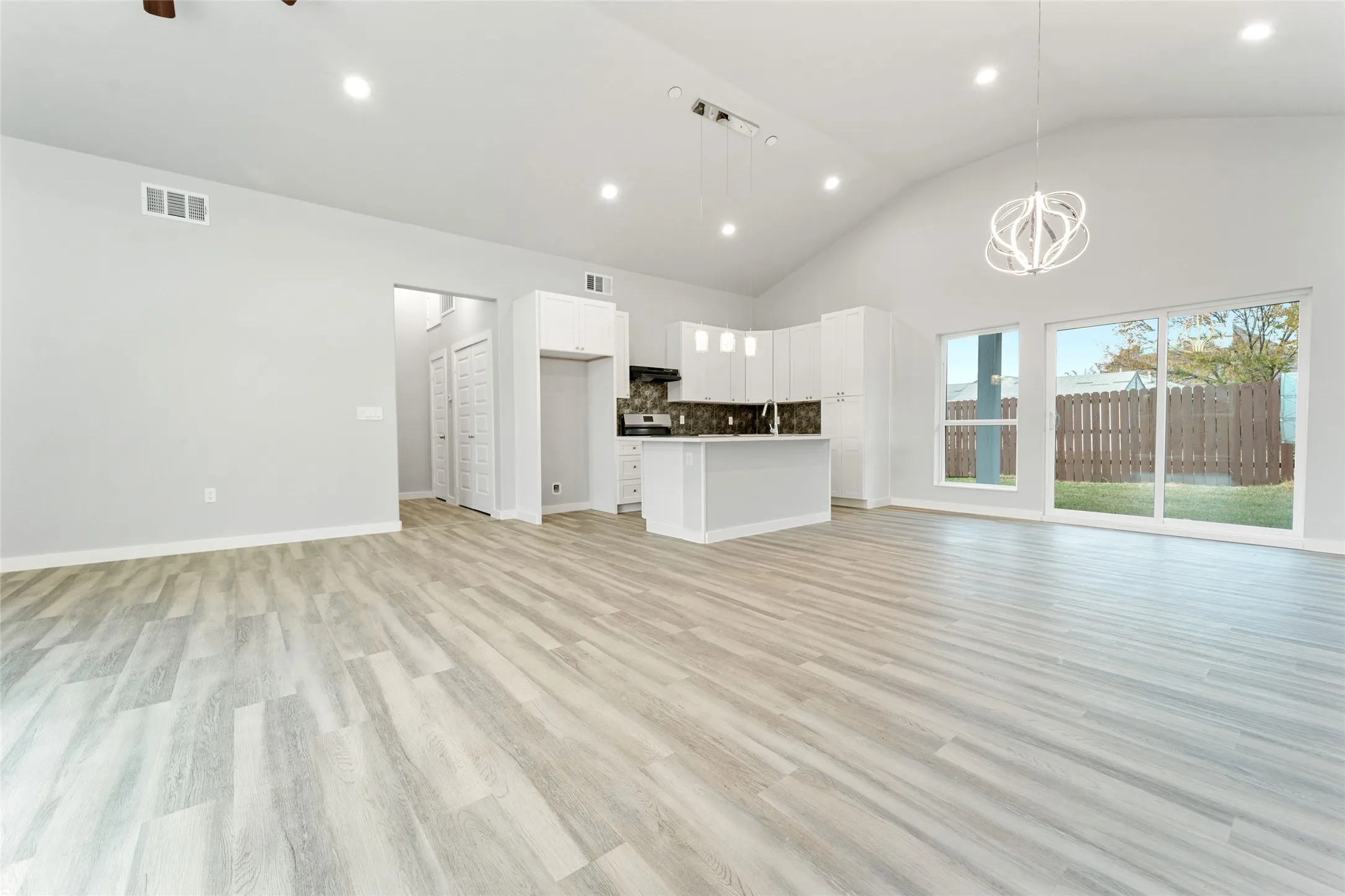 Single Family Residence For Sale in Dallas County , 11915 Carson, Balch Springs, Texas 75180, 3 Bedroom, 2 Bathroom, 2 Garage spaces, 1,593 Sqft, built in 2023, mls#21356149, Real Estate Agent in Balch Springs, Homes For Sale in Dallas county, Homes For Sale in Balch Springs, Realtor in Balch Springs Texas, Real Estate Brokerage Independent Realty Texas, Luminita Cordes Realtor
