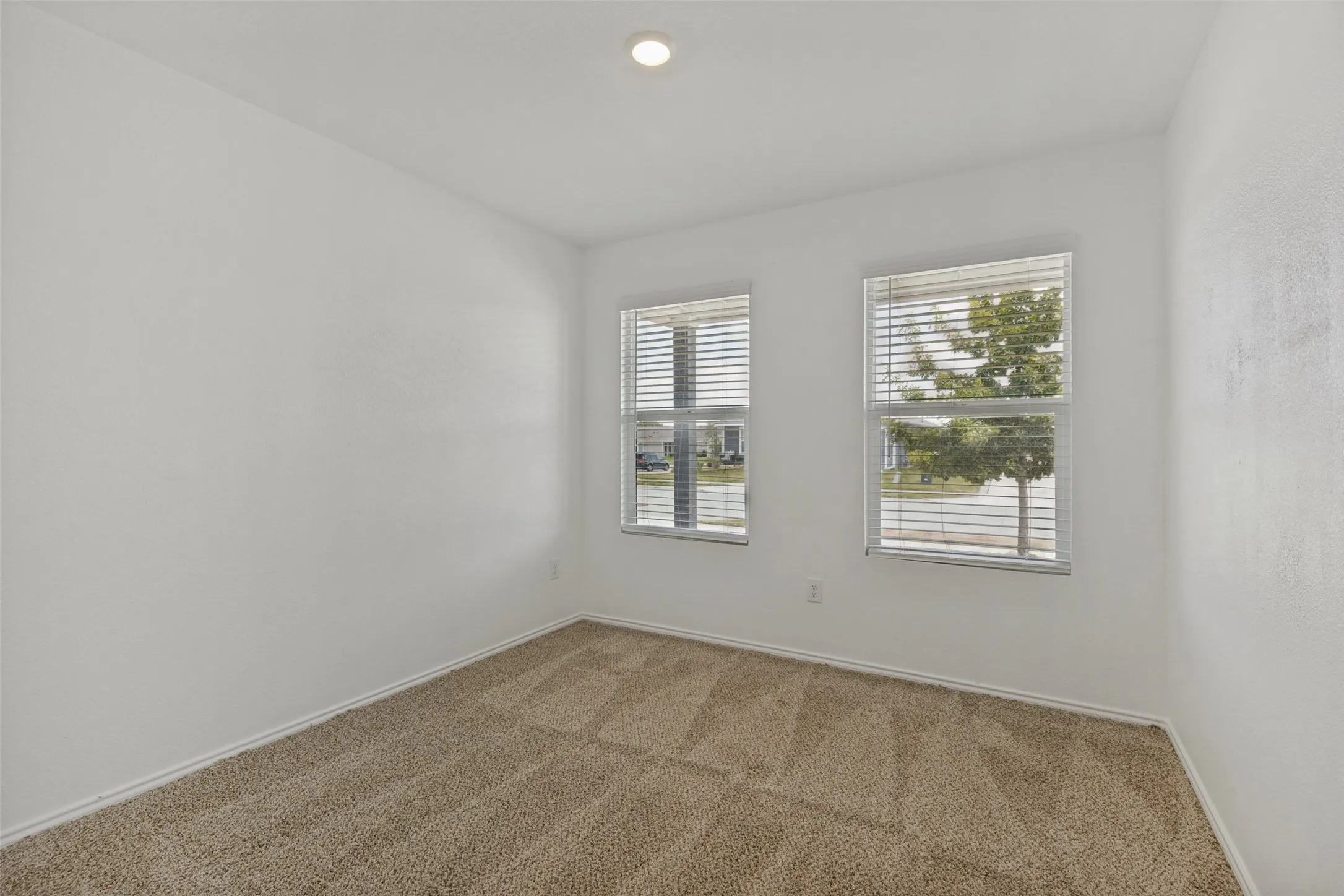 Single Family Residence For Sale in Denton County , 11855 Gabbro Drive, Justin, Texas 76247, 3 Bedroom, 2 Bathroom, 2 Garage spaces, 1,253 Sqft, built in 2023, mls#21356163, Real Estate Agent in Justin, Homes For Sale in Denton county, Homes For Sale in Justin, Realtor in Justin Texas, Real Estate Brokerage Independent Realty Texas, Luminita Cordes Realtor