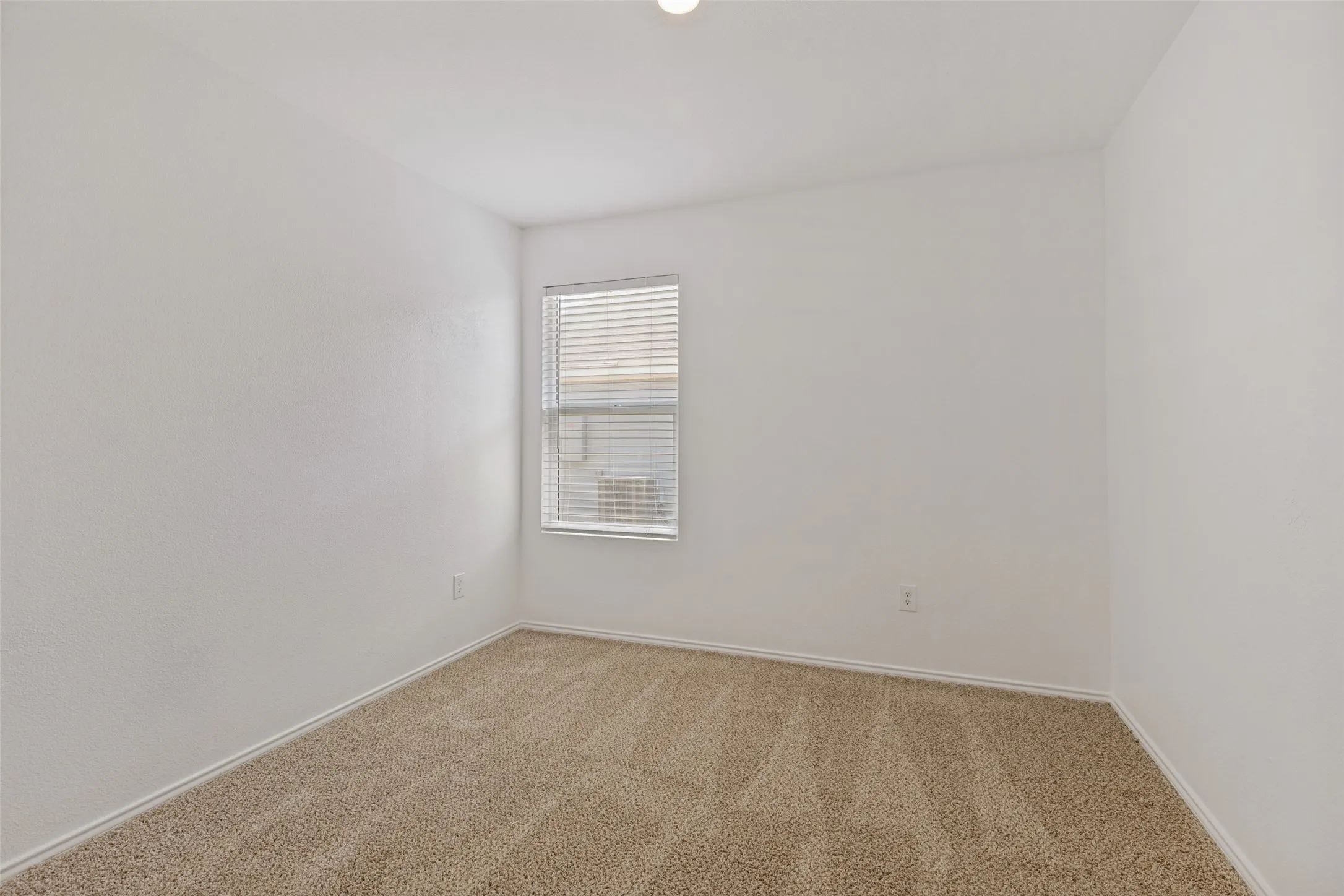 Single Family Residence For Sale in Denton County , 11855 Gabbro Drive, Justin, Texas 76247, 3 Bedroom, 2 Bathroom, 2 Garage spaces, 1,253 Sqft, built in 2023, mls#21356163, Real Estate Agent in Justin, Homes For Sale in Denton county, Homes For Sale in Justin, Realtor in Justin Texas, Real Estate Brokerage Independent Realty Texas, Luminita Cordes Realtor