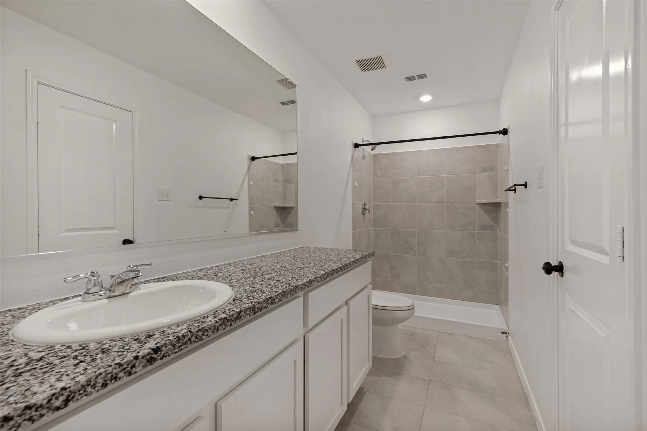 Single Family Residence For Sale in Denton County , 11855 Gabbro Drive, Justin, Texas 76247, 3 Bedroom, 2 Bathroom, 2 Garage spaces, 1,253 Sqft, built in 2023, mls#21356163, Real Estate Agent in Justin, Homes For Sale in Denton county, Homes For Sale in Justin, Realtor in Justin Texas, Real Estate Brokerage Independent Realty Texas, Luminita Cordes Realtor