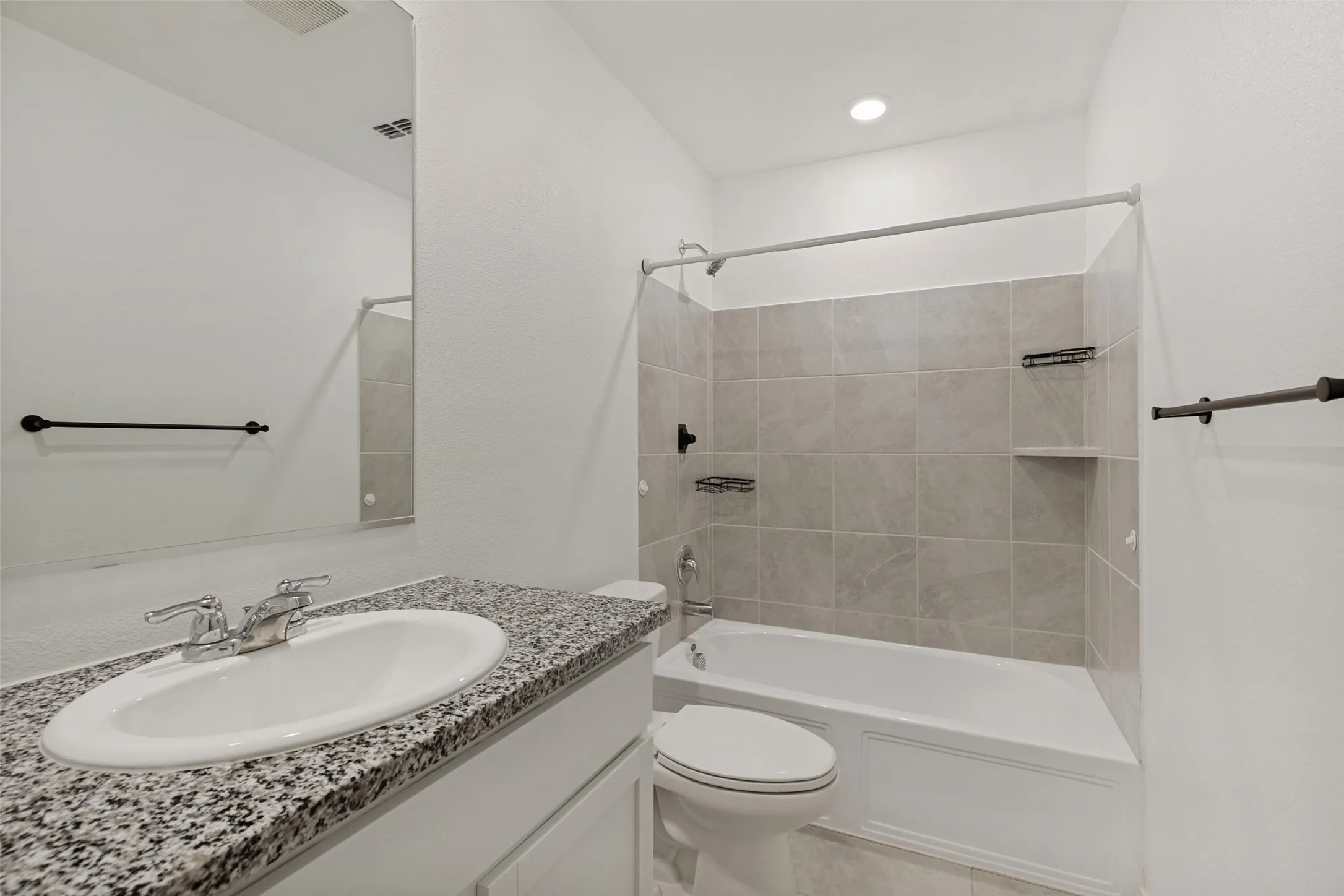 Single Family Residence For Sale in Denton County , 11855 Gabbro Drive, Justin, Texas 76247, 3 Bedroom, 2 Bathroom, 2 Garage spaces, 1,253 Sqft, built in 2023, mls#21356163, Real Estate Agent in Justin, Homes For Sale in Denton county, Homes For Sale in Justin, Realtor in Justin Texas, Real Estate Brokerage Independent Realty Texas, Luminita Cordes Realtor