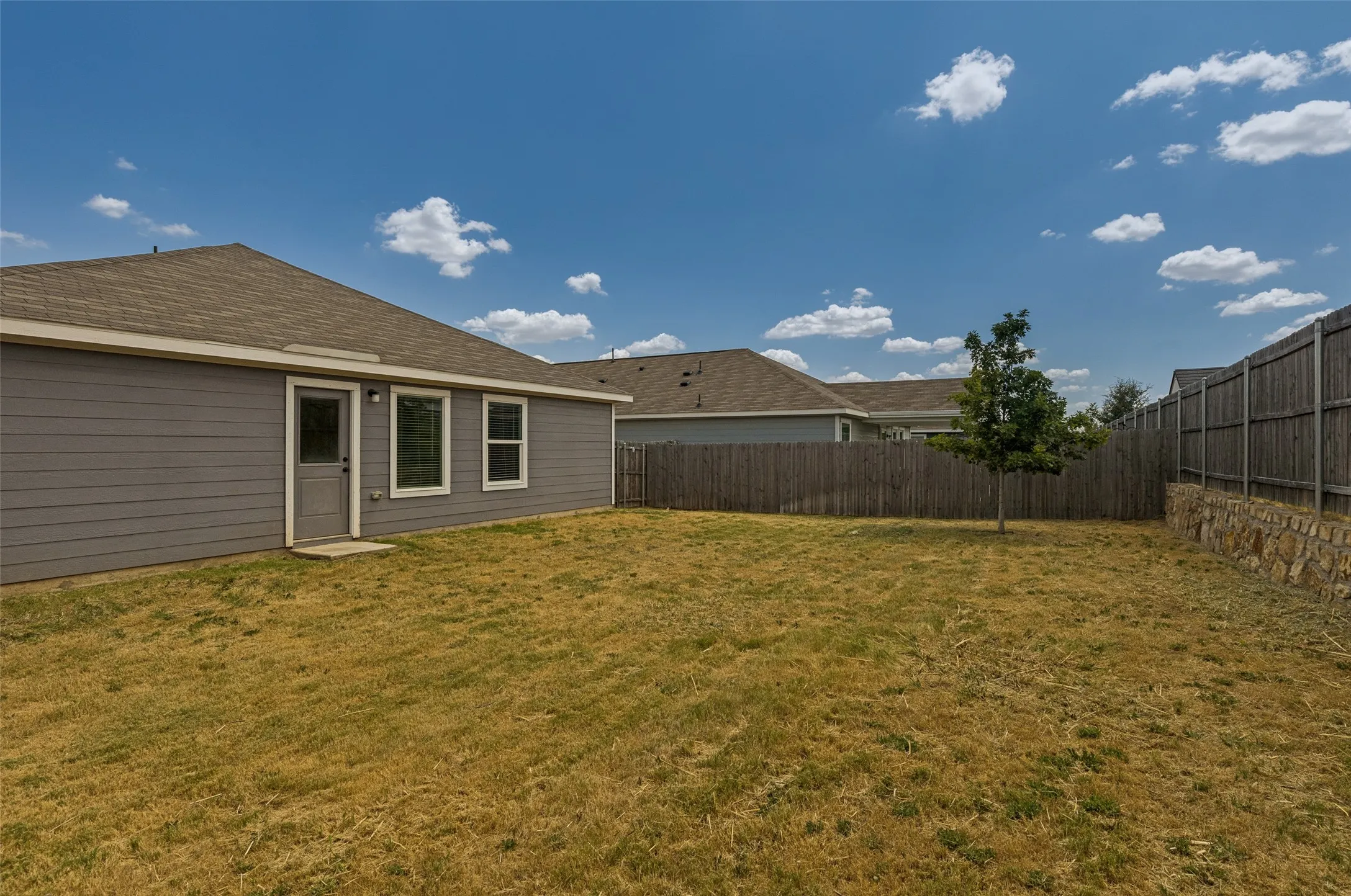 Single Family Residence For Sale in Denton County , 11855 Gabbro Drive, Justin, Texas 76247, 3 Bedroom, 2 Bathroom, 2 Garage spaces, 1,253 Sqft, built in 2023, mls#21356163, Real Estate Agent in Justin, Homes For Sale in Denton county, Homes For Sale in Justin, Realtor in Justin Texas, Real Estate Brokerage Independent Realty Texas, Luminita Cordes Realtor