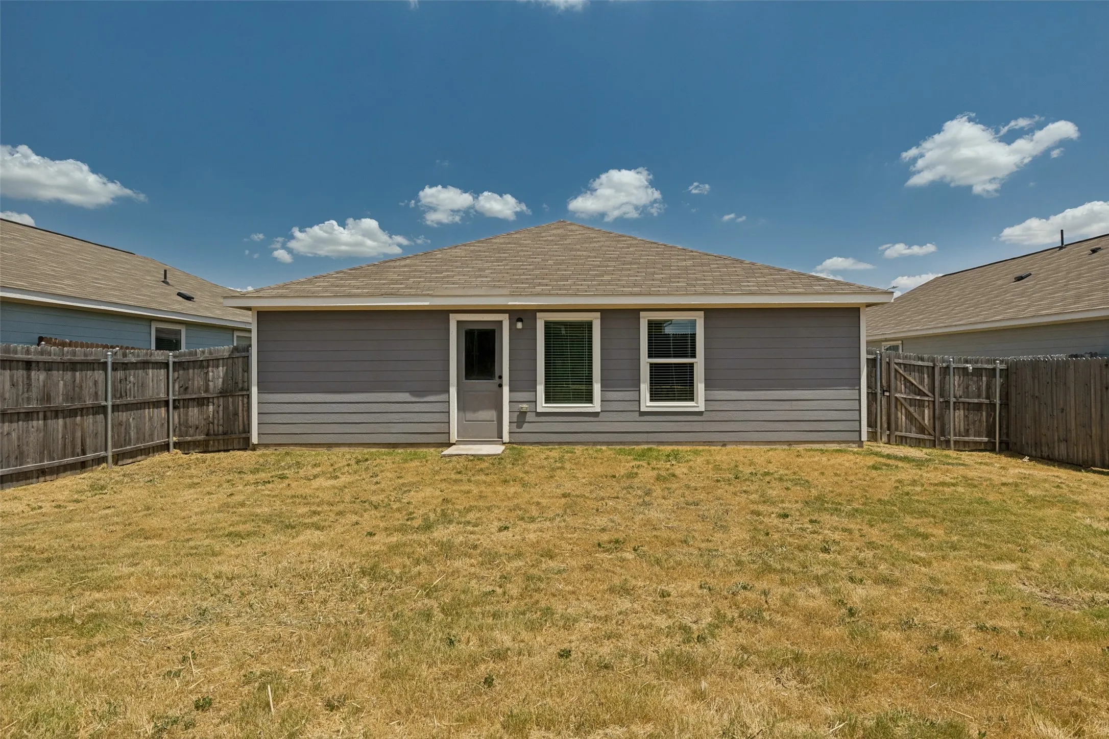 Single Family Residence For Sale in Denton County , 11855 Gabbro Drive, Justin, Texas 76247, 3 Bedroom, 2 Bathroom, 2 Garage spaces, 1,253 Sqft, built in 2023, mls#21356163, Real Estate Agent in Justin, Homes For Sale in Denton county, Homes For Sale in Justin, Realtor in Justin Texas, Real Estate Brokerage Independent Realty Texas, Luminita Cordes Realtor
