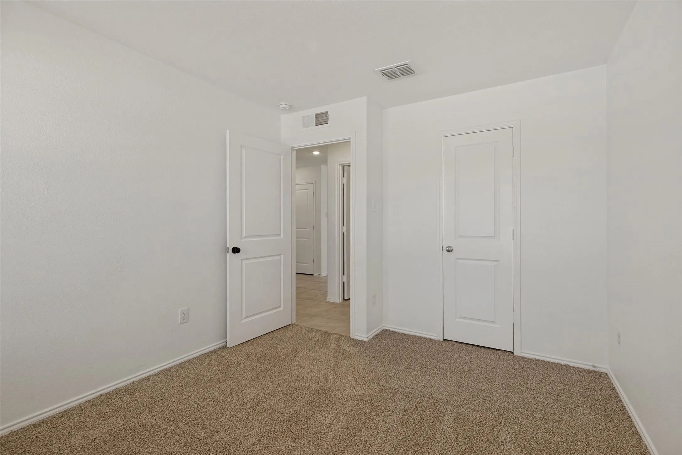 Single Family Residence For Sale in Denton County , 11855 Gabbro Drive, Justin, Texas 76247, 3 Bedroom, 2 Bathroom, 2 Garage spaces, 1,253 Sqft, built in 2023, mls#21356163, Real Estate Agent in Justin, Homes For Sale in Denton county, Homes For Sale in Justin, Realtor in Justin Texas, Real Estate Brokerage Independent Realty Texas, Luminita Cordes Realtor
