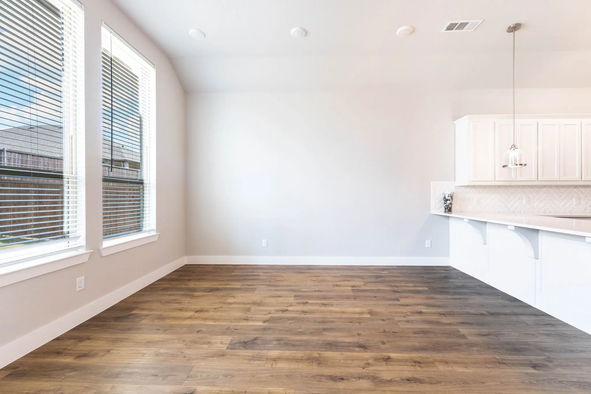 Single Family Residence For Sale in Rockwall County , 1639 Salvatore Lane, Mclendon Chisholm, Texas 75032, 4 Bedroom, 4 Bathroom, 2 Garage spaces, 2,855 Sqft, built in 2021, mls#21356041, Real Estate Agent in Mclendon Chisholm, Homes For Sale in Rockwall county, Homes For Sale in Mclendon Chisholm, Realtor in Mclendon Chisholm Texas, Real Estate Brokerage Independent Realty Texas, Luminita Cordes Realtor