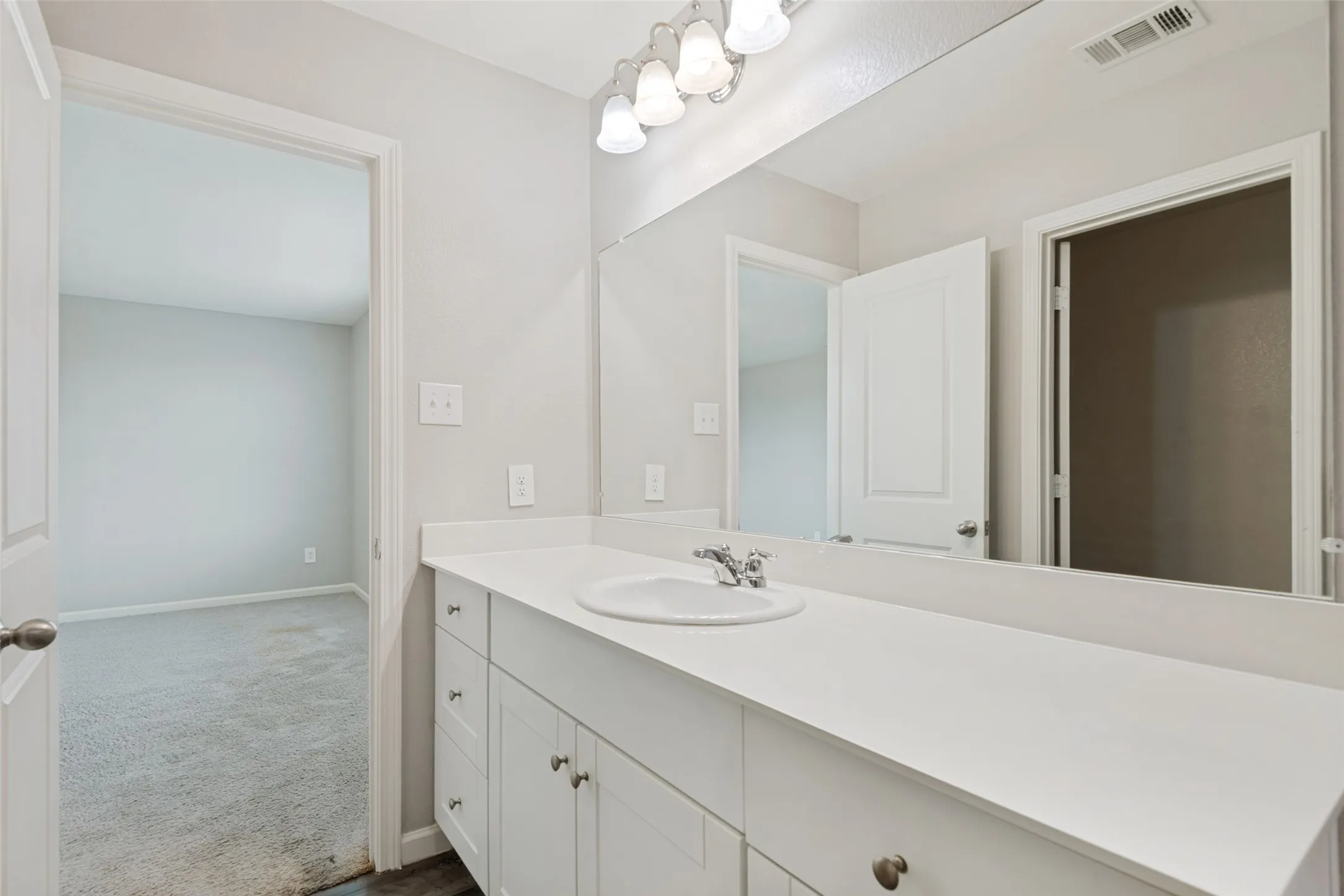 Single Family Residence For Sale in Kaufman County , 6226 Old Bridge Way, Forney, Texas 75126, 3 Bedroom, 3 Bathroom, 2 Garage spaces, 1,840 Sqft, built in 2022, mls#21356157, Real Estate Agent in Forney, Homes For Sale in Kaufman county, Homes For Sale in Forney, Realtor in Forney Texas, Real Estate Brokerage Independent Realty Texas, Luminita Cordes Realtor