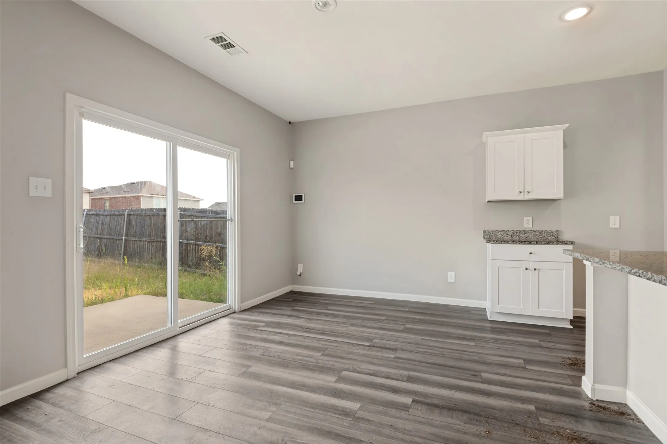 Single Family Residence For Sale in Kaufman County , 6226 Old Bridge Way, Forney, Texas 75126, 3 Bedroom, 3 Bathroom, 2 Garage spaces, 1,840 Sqft, built in 2022, mls#21356157, Real Estate Agent in Forney, Homes For Sale in Kaufman county, Homes For Sale in Forney, Realtor in Forney Texas, Real Estate Brokerage Independent Realty Texas, Luminita Cordes Realtor