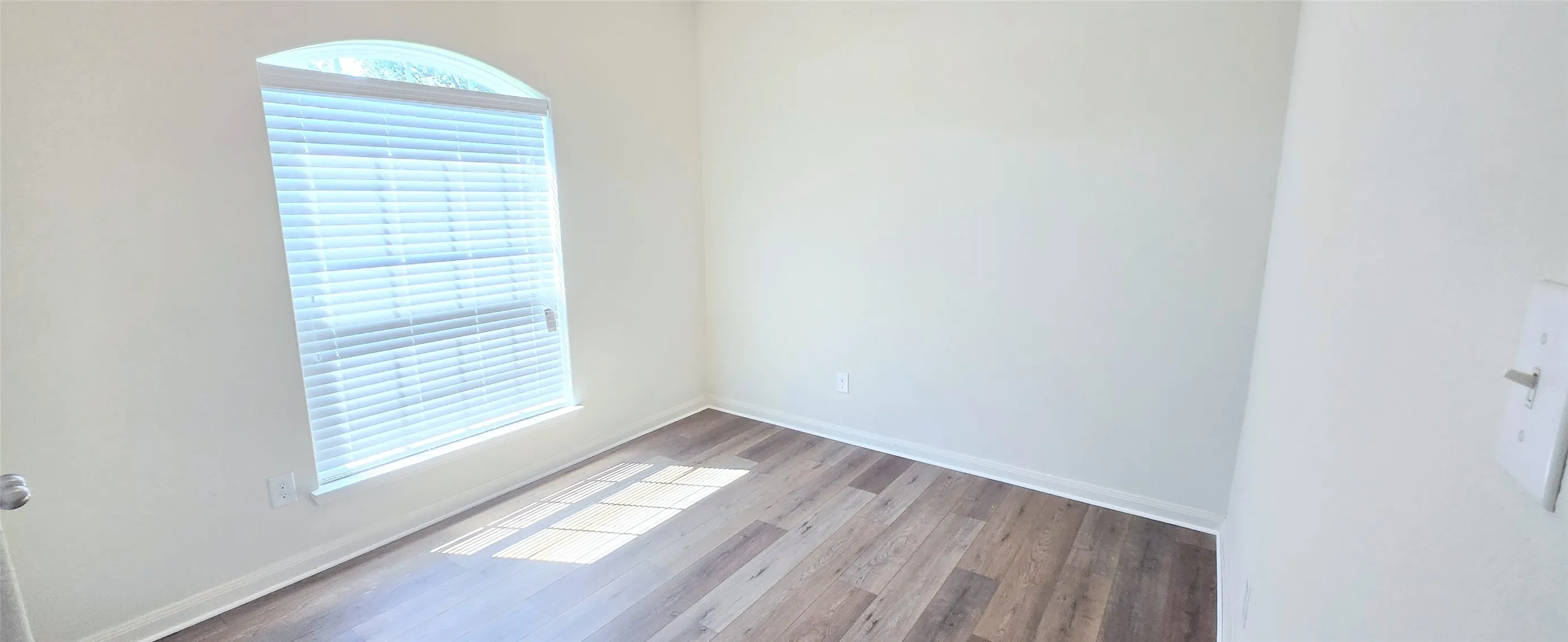 Single Family Residence For Rent in Collin County , 1825 Mesquite Lane, Anna, Texas 75409, 3 Bedroom, 2 Bathroom, 2 Garage spaces, 1,364 Sqft, built in 2015, mls#21356182, Real Estate Agent in Anna, Homes For Rent in Collin county, Homes For Rent in Anna, Realtor in Anna Texas, Real Estate Brokerage Independent Realty Texas, Luminita Cordes Realtor