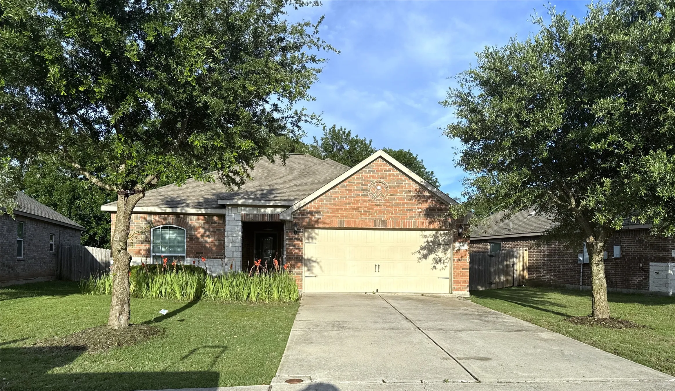 Single Family Residence For Rent in Collin County , 1825 Mesquite Lane, Anna, Texas 75409, 3 Bedroom, 2 Bathroom, 2 Garage spaces, 1,364 Sqft, built in 2015, mls#21356182, Real Estate Agent in Anna, Homes For Rent in Collin county, Homes For Rent in Anna, Realtor in Anna Texas, Real Estate Brokerage Independent Realty Texas, Luminita Cordes Realtor