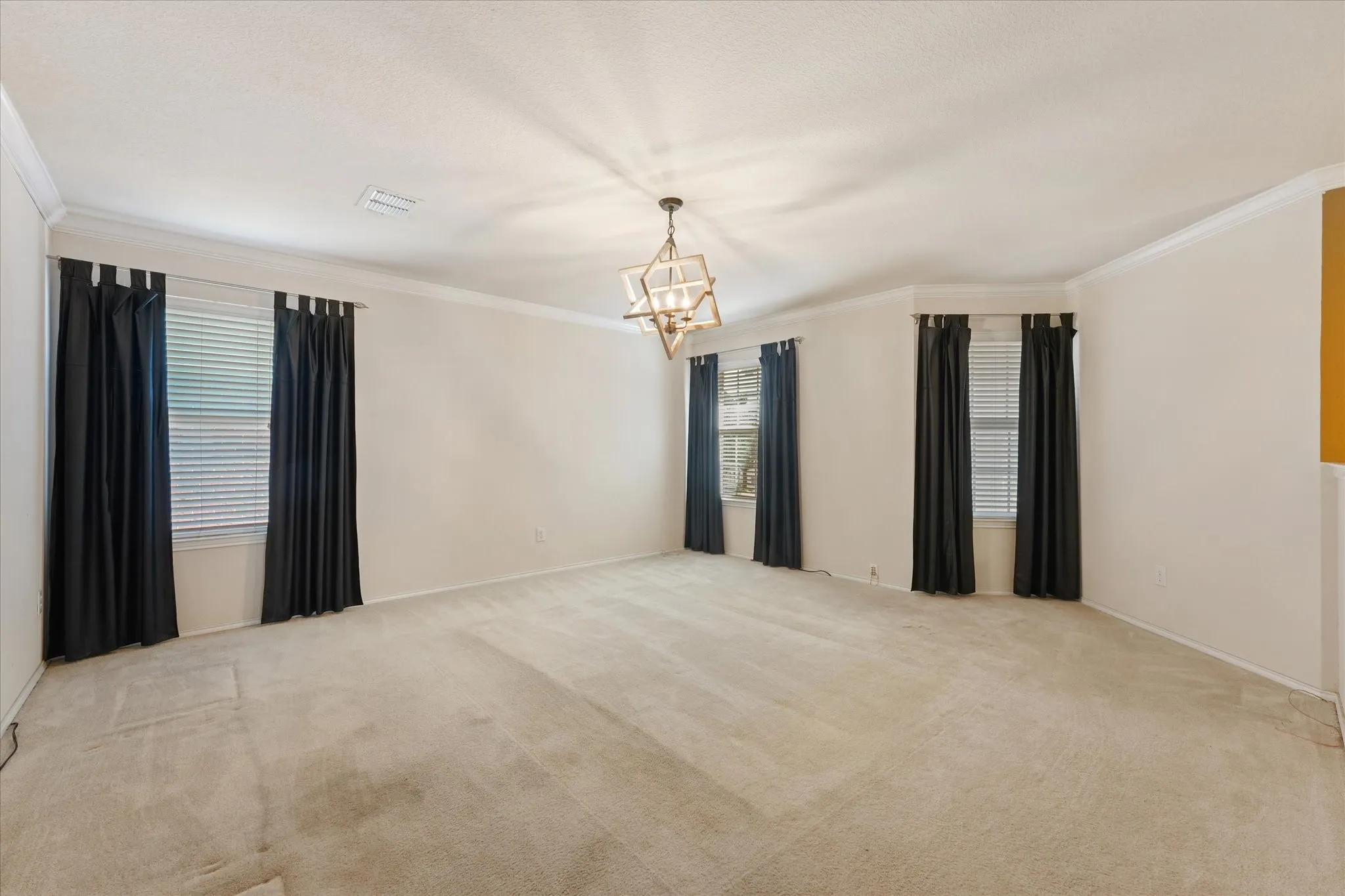 Single Family Residence For Sale in Tarrant County , 9013 Saratoga Road, Fort Worth, Texas 76244, 4 Bedroom, 3 Bathroom, 2 Garage spaces, 3,073 Sqft, built in 2002, mls#21356127, Real Estate Agent in Fort Worth, Homes For Sale in Tarrant county, Homes For Sale in Fort Worth, Realtor in Fort Worth Texas, Real Estate Brokerage Independent Realty Texas, Luminita Cordes Realtor