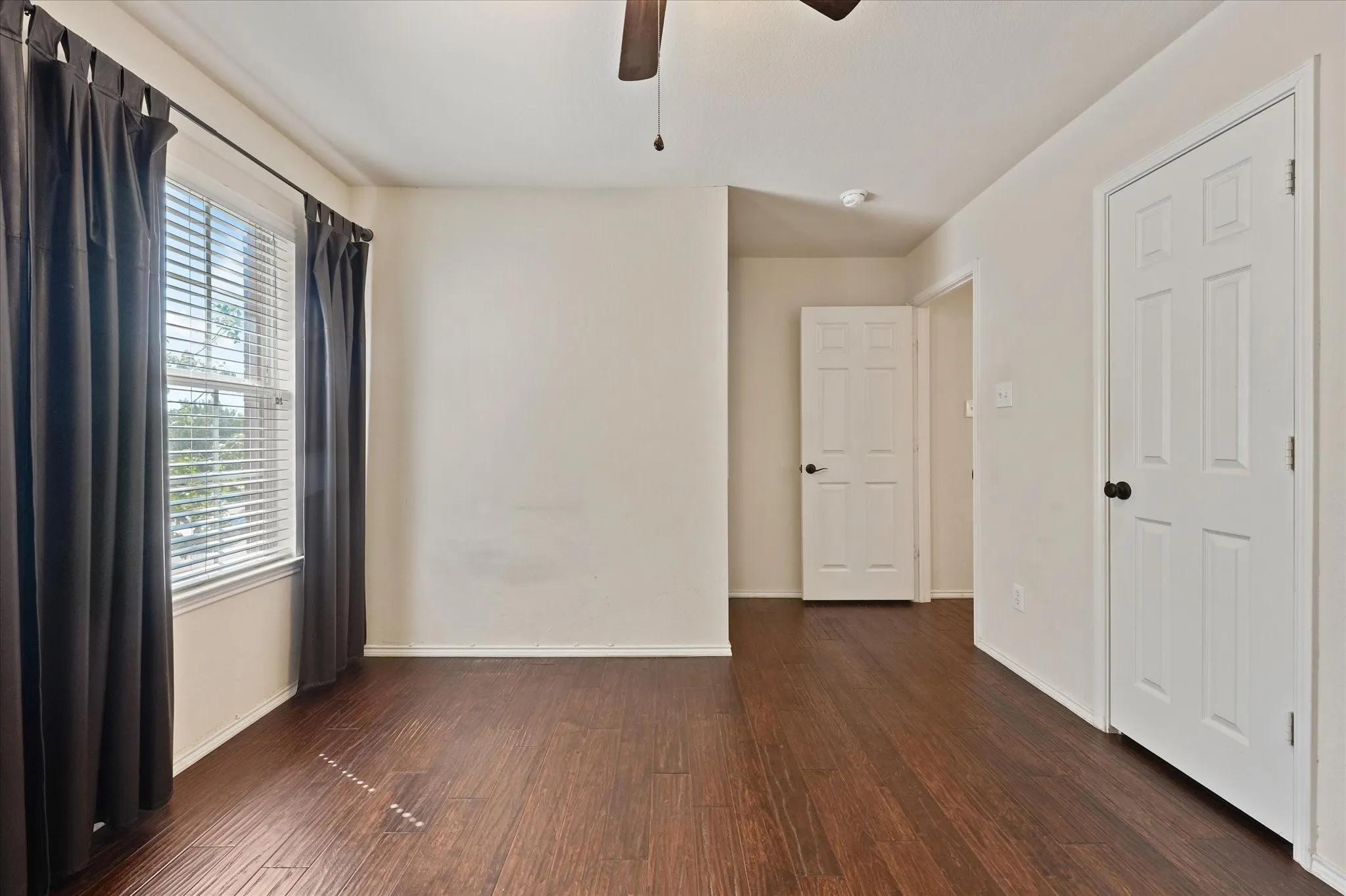 Single Family Residence For Sale in Tarrant County , 9013 Saratoga Road, Fort Worth, Texas 76244, 4 Bedroom, 3 Bathroom, 2 Garage spaces, 3,073 Sqft, built in 2002, mls#21356127, Real Estate Agent in Fort Worth, Homes For Sale in Tarrant county, Homes For Sale in Fort Worth, Realtor in Fort Worth Texas, Real Estate Brokerage Independent Realty Texas, Luminita Cordes Realtor