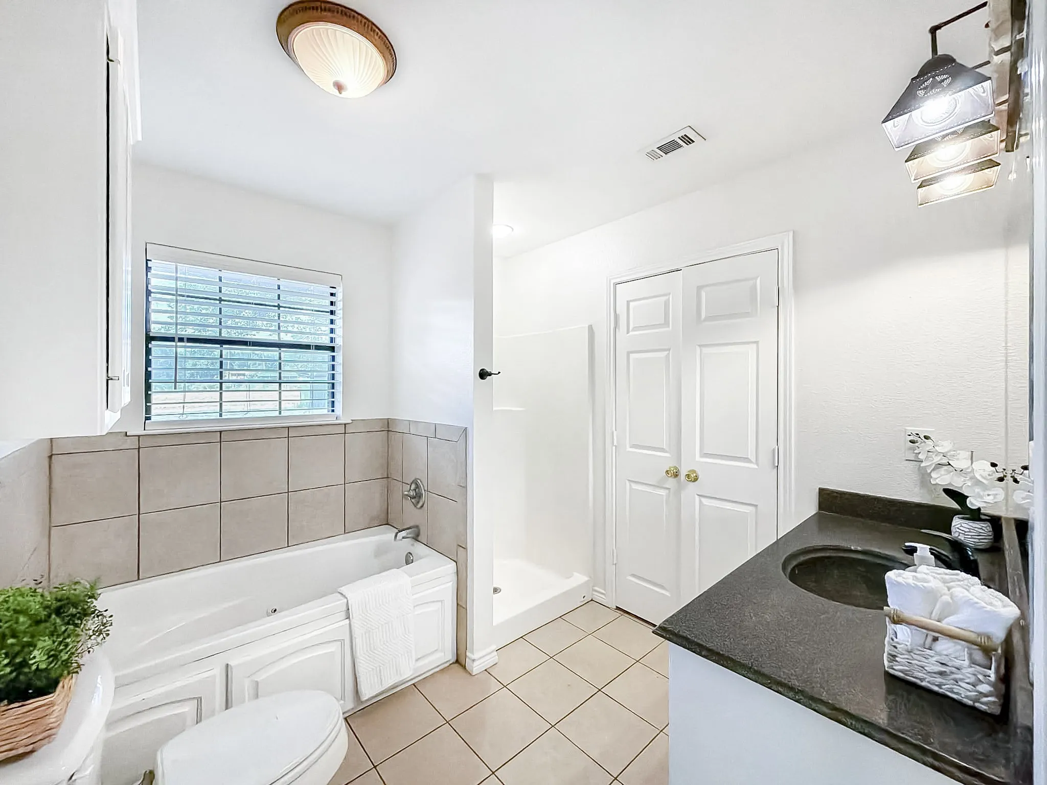Single Family Residence For Sale in Cooke County , 697 County Road 166, Whitesboro, Texas 76273, 3 Bedroom, 2 Bathroom, Garage spaces, 1,287 Sqft, built in 2006, Price $369,000, mls#21356093, Real Estate Agent in Whitesboro, Homes For Sale in Cooke county, Homes For Sale in Whitesboro, Realtor in Whitesboro Texas, Real Estate Brokerage Independent Realty Texas, Luminita Cordes Realtor