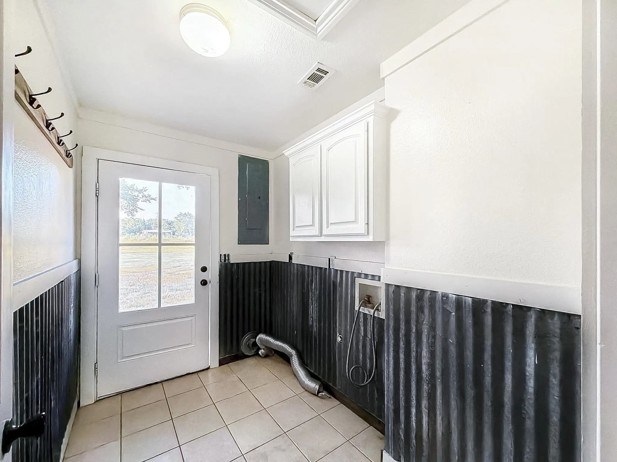 Single Family Residence For Sale in Cooke County , 697 County Road 166, Whitesboro, Texas 76273, 3 Bedroom, 2 Bathroom, Garage spaces, 1,287 Sqft, built in 2006, Price $369,000, mls#21356093, Real Estate Agent in Whitesboro, Homes For Sale in Cooke county, Homes For Sale in Whitesboro, Realtor in Whitesboro Texas, Real Estate Brokerage Independent Realty Texas, Luminita Cordes Realtor