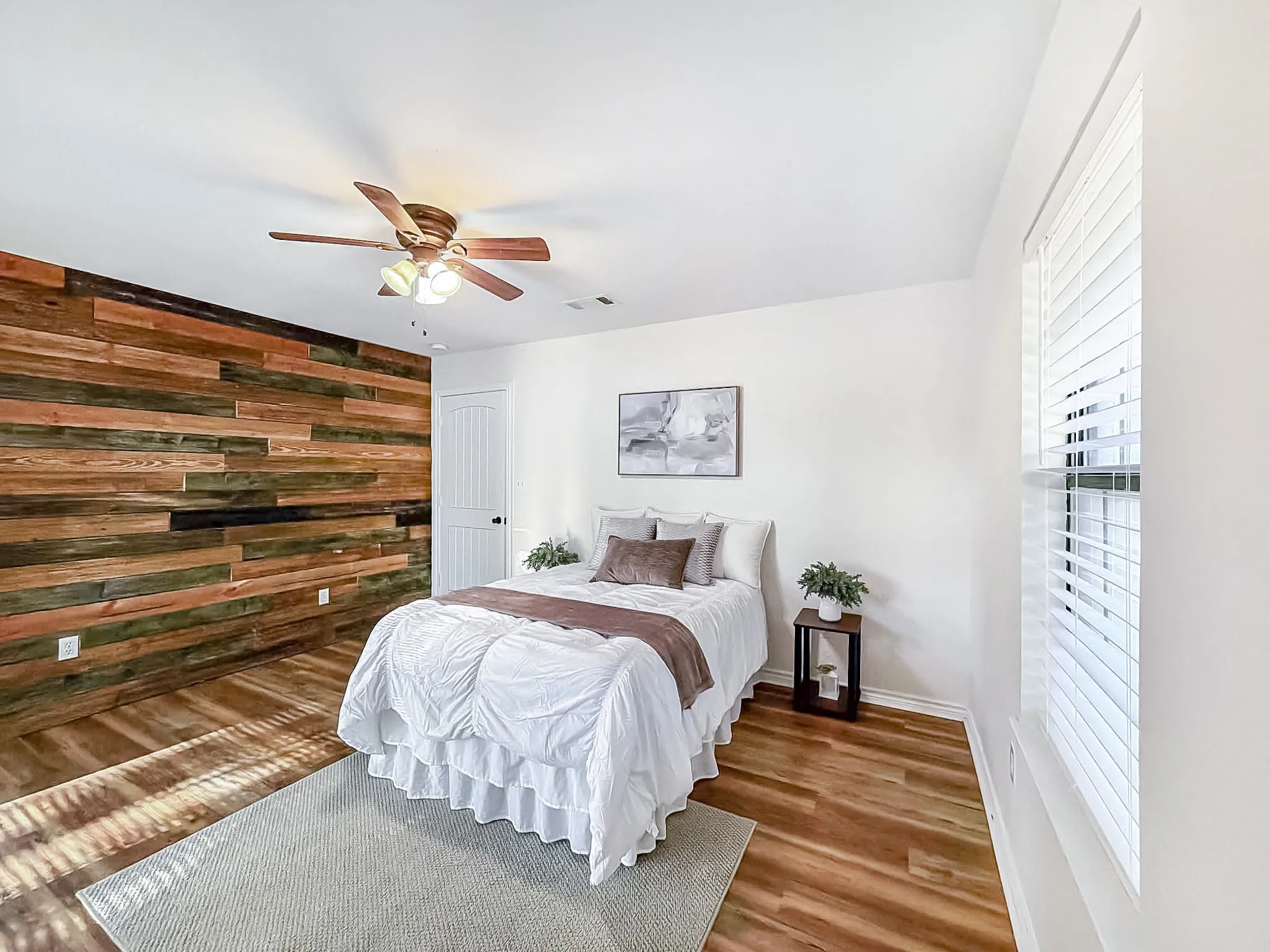 Single Family Residence For Sale in Cooke County , 697 County Road 166, Whitesboro, Texas 76273, 3 Bedroom, 2 Bathroom, Garage spaces, 1,287 Sqft, built in 2006, Price $369,000, mls#21356093, Real Estate Agent in Whitesboro, Homes For Sale in Cooke county, Homes For Sale in Whitesboro, Realtor in Whitesboro Texas, Real Estate Brokerage Independent Realty Texas, Luminita Cordes Realtor