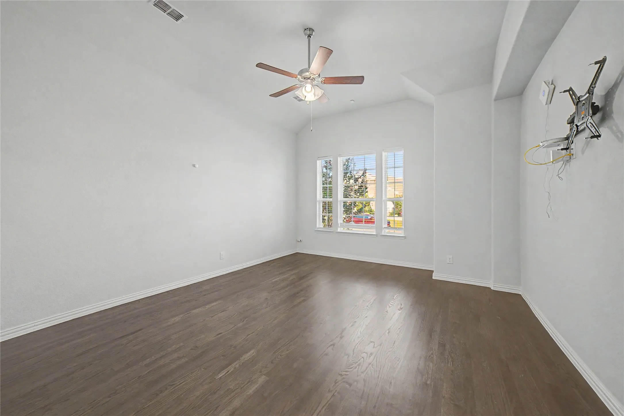 Single Family Residence For Rent in Denton County , 6862 Mistley Park, Frisco, Texas 75034, 4 Bedroom, 4 Bathroom, 2 Garage spaces, 3,135 Sqft, built in 2020, mls#21355362, Real Estate Agent in Frisco, Homes For Rent in Denton county, Homes For Rent in Frisco, Realtor in Frisco Texas, Real Estate Brokerage Independent Realty Texas, Luminita Cordes Realtor