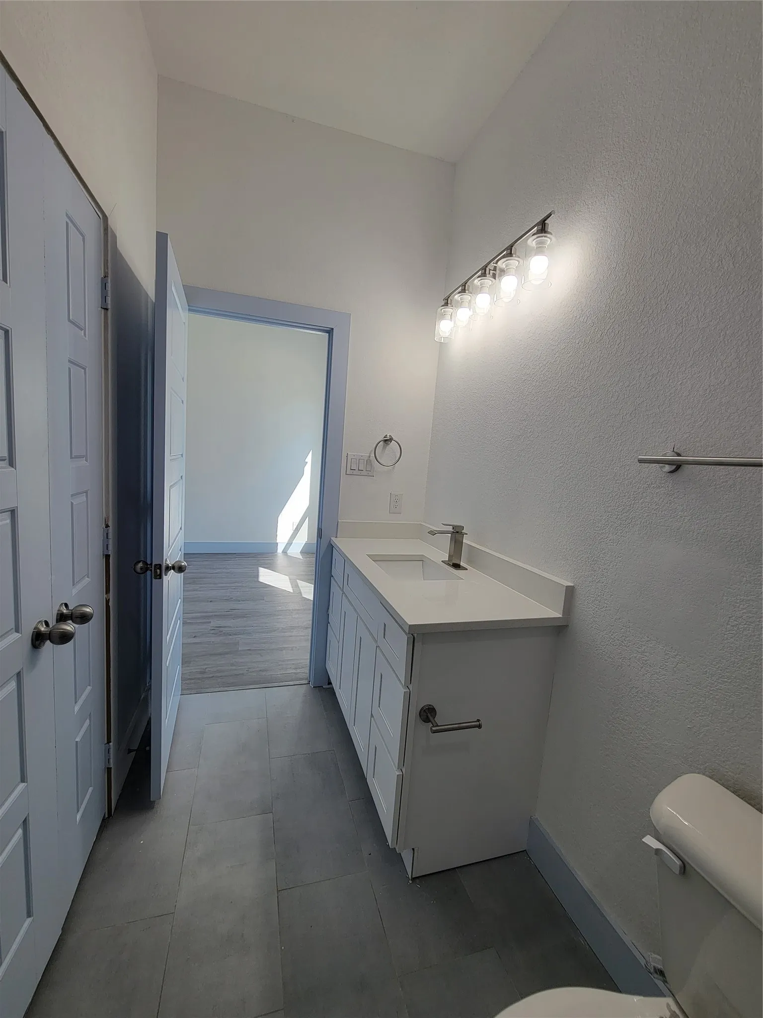 Single Family Residence For Rent in Dallas County , 3336 Noor Street, Dallas, Texas 75233, 4 Bedroom, 2 Bathroom, 2 Garage spaces, 1,490 Sqft, built in 2022, Price $2,400, mls#21356195, Real Estate Agent in Dallas, Homes For Rent in Dallas county, Homes For Rent in Dallas, Realtor in Dallas Texas, Real Estate Brokerage Independent Realty Texas, Luminita Cordes Realtor
