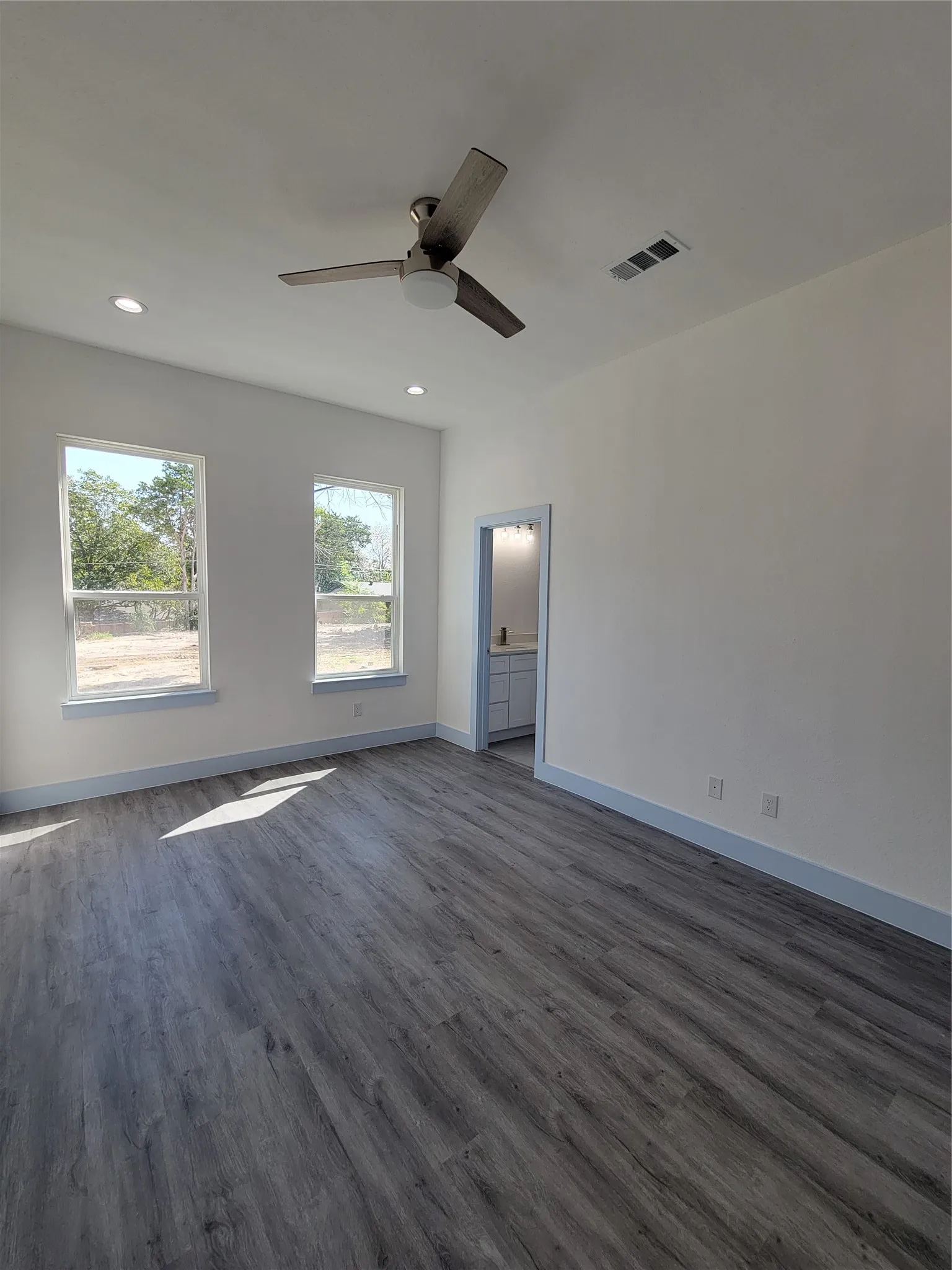 Single Family Residence For Rent in Dallas County , 3336 Noor Street, Dallas, Texas 75233, 4 Bedroom, 2 Bathroom, 2 Garage spaces, 1,490 Sqft, built in 2022, Price $2,400, mls#21356195, Real Estate Agent in Dallas, Homes For Rent in Dallas county, Homes For Rent in Dallas, Realtor in Dallas Texas, Real Estate Brokerage Independent Realty Texas, Luminita Cordes Realtor