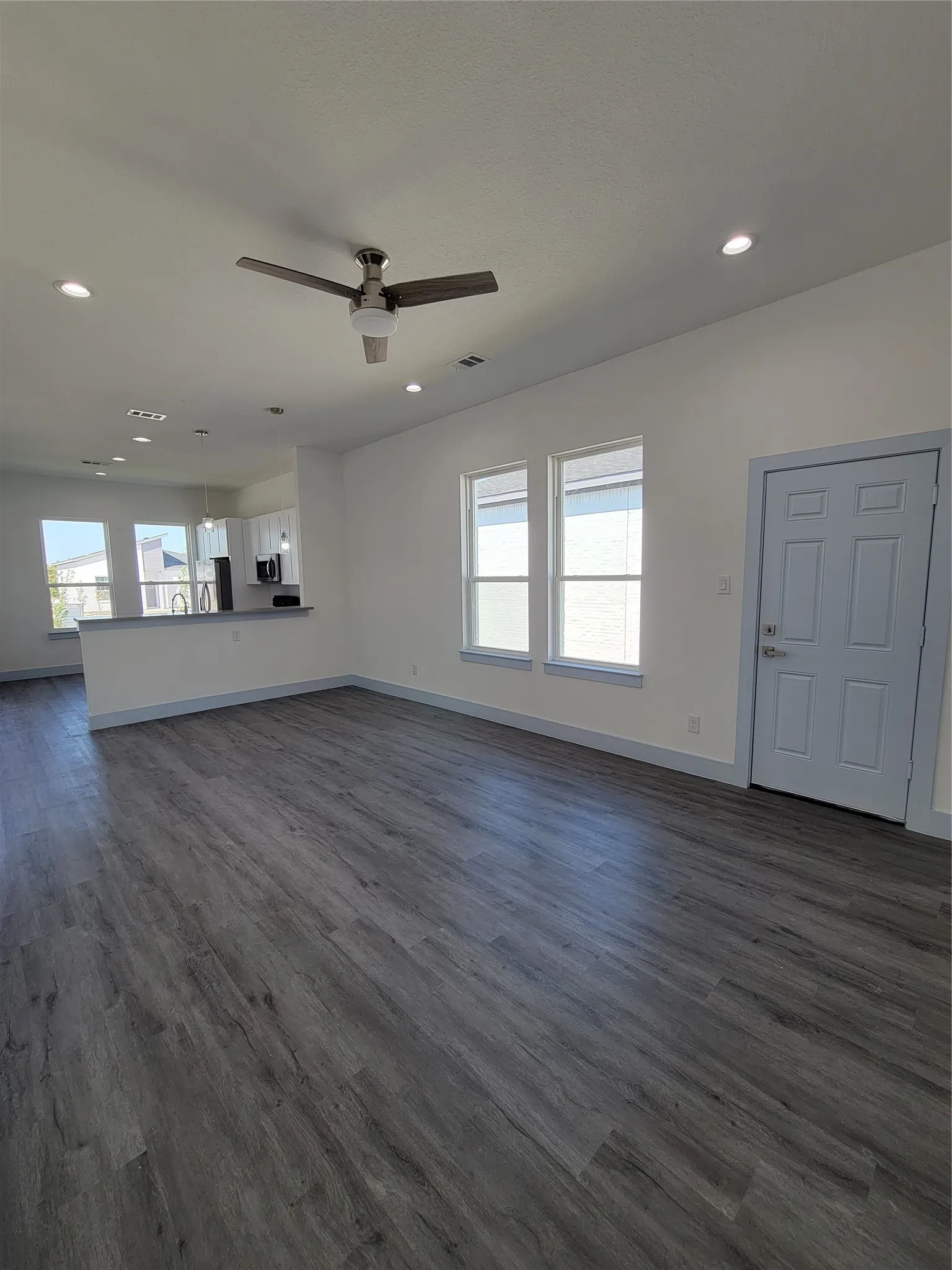 Single Family Residence For Rent in Dallas County , 3336 Noor Street, Dallas, Texas 75233, 4 Bedroom, 2 Bathroom, 2 Garage spaces, 1,490 Sqft, built in 2022, Price $2,400, mls#21356195, Real Estate Agent in Dallas, Homes For Rent in Dallas county, Homes For Rent in Dallas, Realtor in Dallas Texas, Real Estate Brokerage Independent Realty Texas, Luminita Cordes Realtor