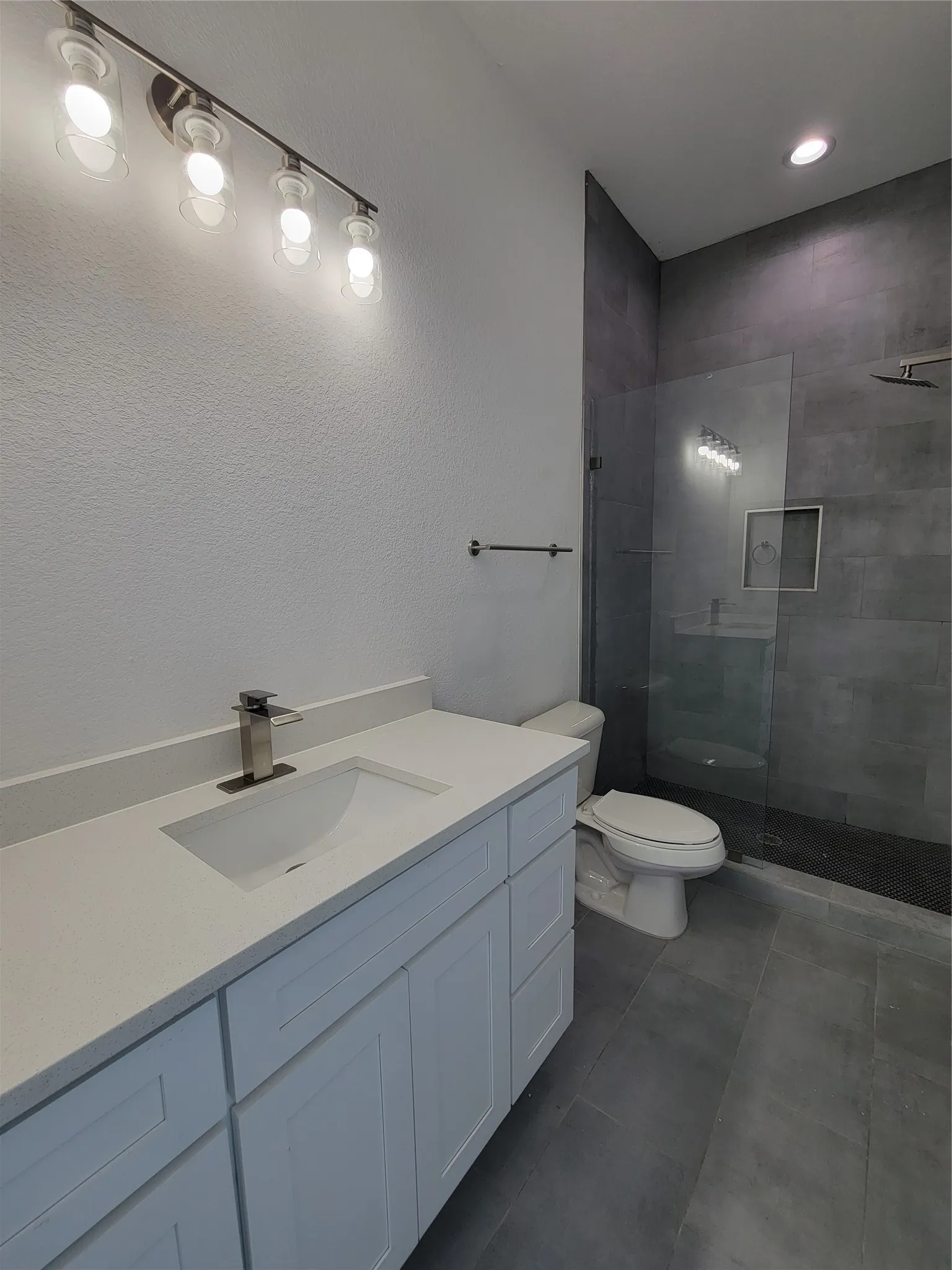 Single Family Residence For Rent in Dallas County , 3336 Noor Street, Dallas, Texas 75233, 4 Bedroom, 2 Bathroom, 2 Garage spaces, 1,490 Sqft, built in 2022, Price $2,400, mls#21356195, Real Estate Agent in Dallas, Homes For Rent in Dallas county, Homes For Rent in Dallas, Realtor in Dallas Texas, Real Estate Brokerage Independent Realty Texas, Luminita Cordes Realtor
