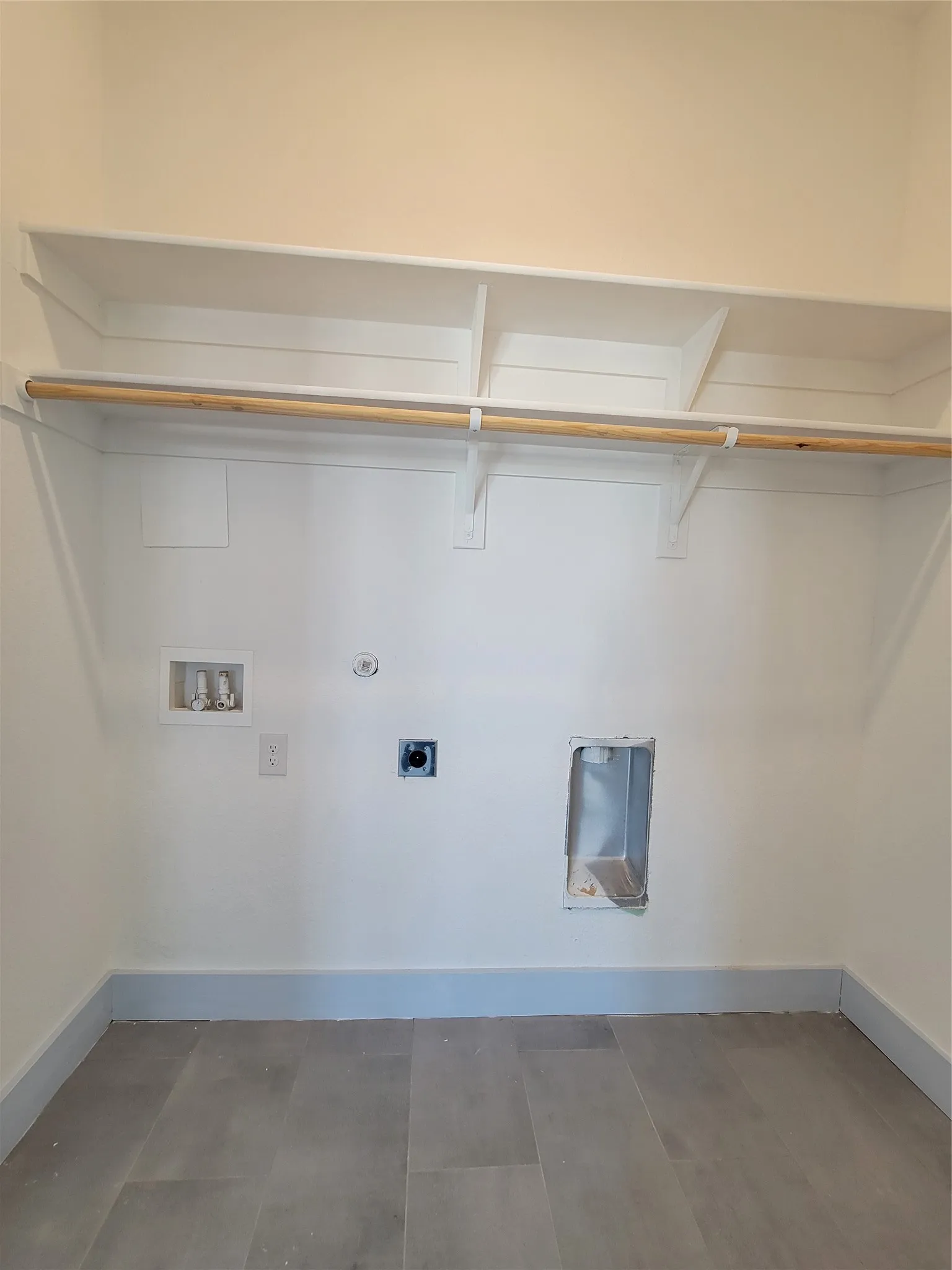 Single Family Residence For Rent in Dallas County , 3336 Noor Street, Dallas, Texas 75233, 4 Bedroom, 2 Bathroom, 2 Garage spaces, 1,490 Sqft, built in 2022, Price $2,400, mls#21356195, Real Estate Agent in Dallas, Homes For Rent in Dallas county, Homes For Rent in Dallas, Realtor in Dallas Texas, Real Estate Brokerage Independent Realty Texas, Luminita Cordes Realtor