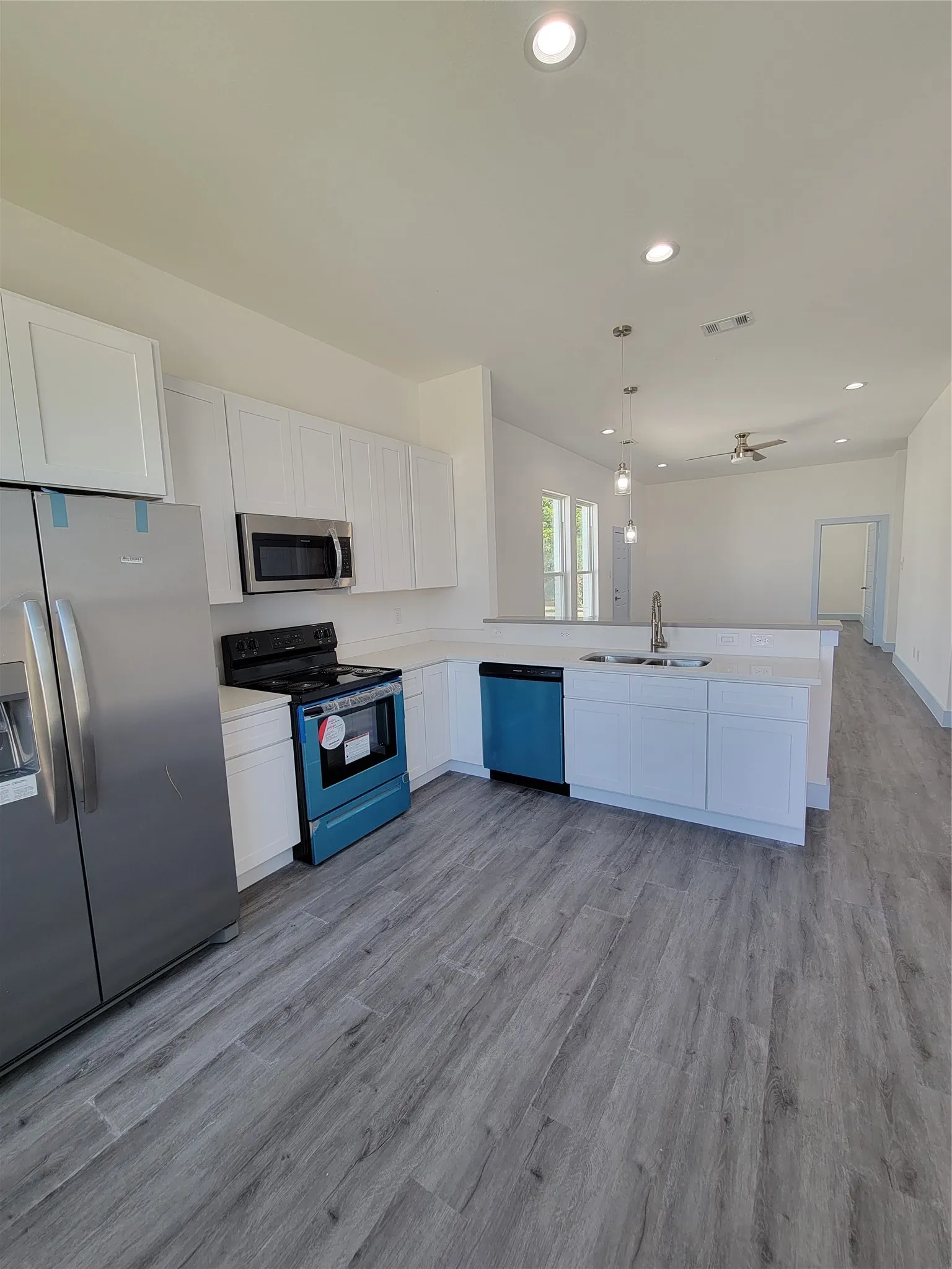 Single Family Residence For Rent in Dallas County , 3336 Noor Street, Dallas, Texas 75233, 4 Bedroom, 2 Bathroom, 2 Garage spaces, 1,490 Sqft, built in 2022, Price $2,400, mls#21356195, Real Estate Agent in Dallas, Homes For Rent in Dallas county, Homes For Rent in Dallas, Realtor in Dallas Texas, Real Estate Brokerage Independent Realty Texas, Luminita Cordes Realtor