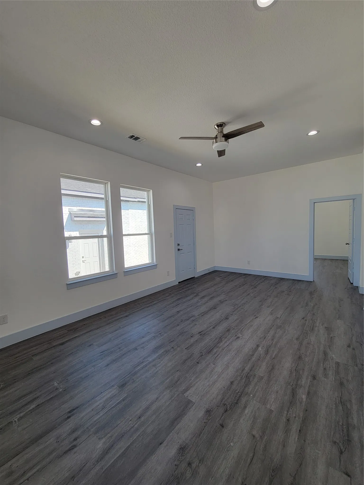 Single Family Residence For Rent in Dallas County , 3336 Noor Street, Dallas, Texas 75233, 4 Bedroom, 2 Bathroom, 2 Garage spaces, 1,490 Sqft, built in 2022, Price $2,400, mls#21356195, Real Estate Agent in Dallas, Homes For Rent in Dallas county, Homes For Rent in Dallas, Realtor in Dallas Texas, Real Estate Brokerage Independent Realty Texas, Luminita Cordes Realtor