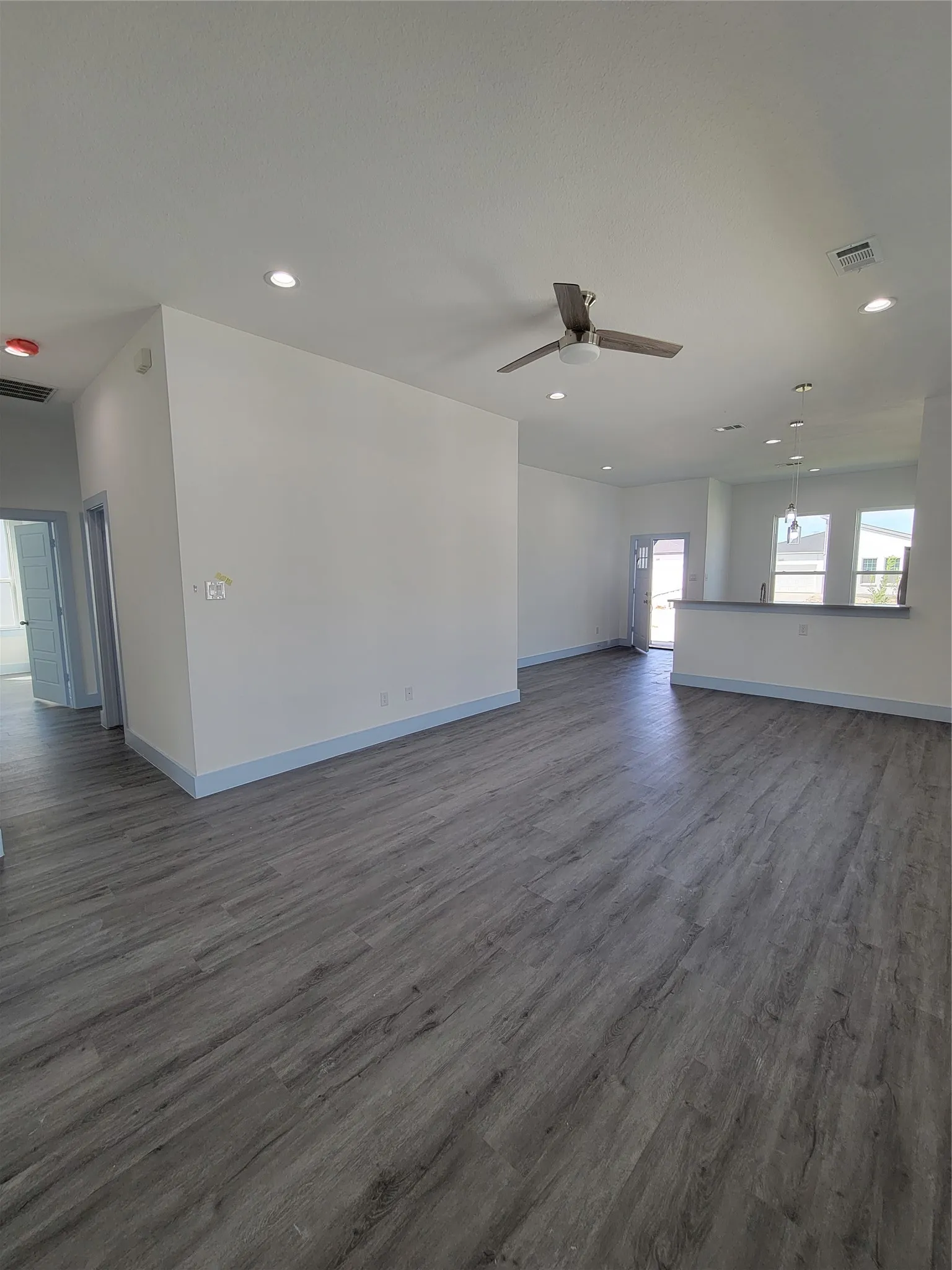 Single Family Residence For Rent in Dallas County , 3336 Noor Street, Dallas, Texas 75233, 4 Bedroom, 2 Bathroom, 2 Garage spaces, 1,490 Sqft, built in 2022, Price $2,400, mls#21356195, Real Estate Agent in Dallas, Homes For Rent in Dallas county, Homes For Rent in Dallas, Realtor in Dallas Texas, Real Estate Brokerage Independent Realty Texas, Luminita Cordes Realtor